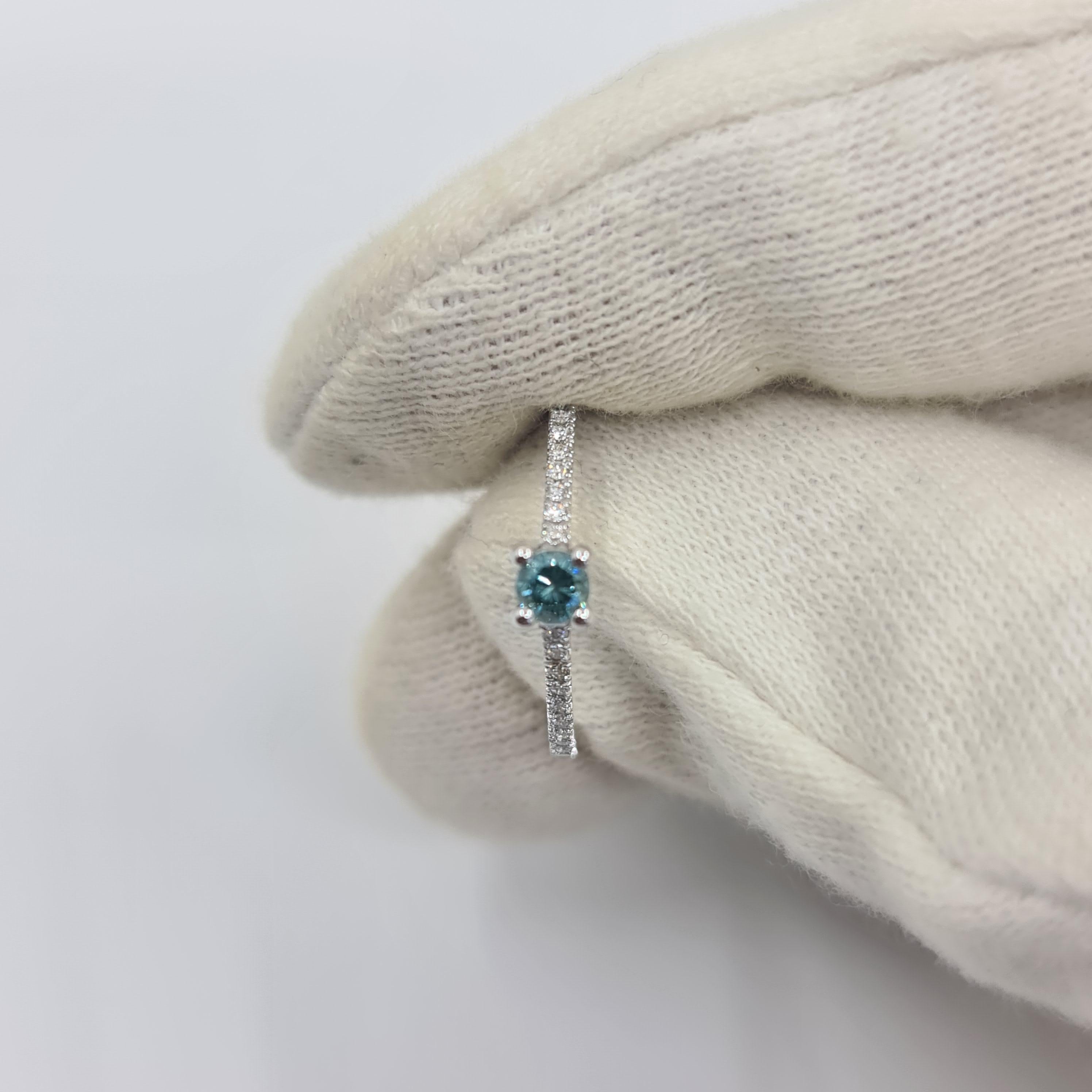 Exquisite GIA Certified Solitaire Diamond Ring 0.18 Carat Fancy Deep Blue-Green  In New Condition For Sale In Darmstadt, DE