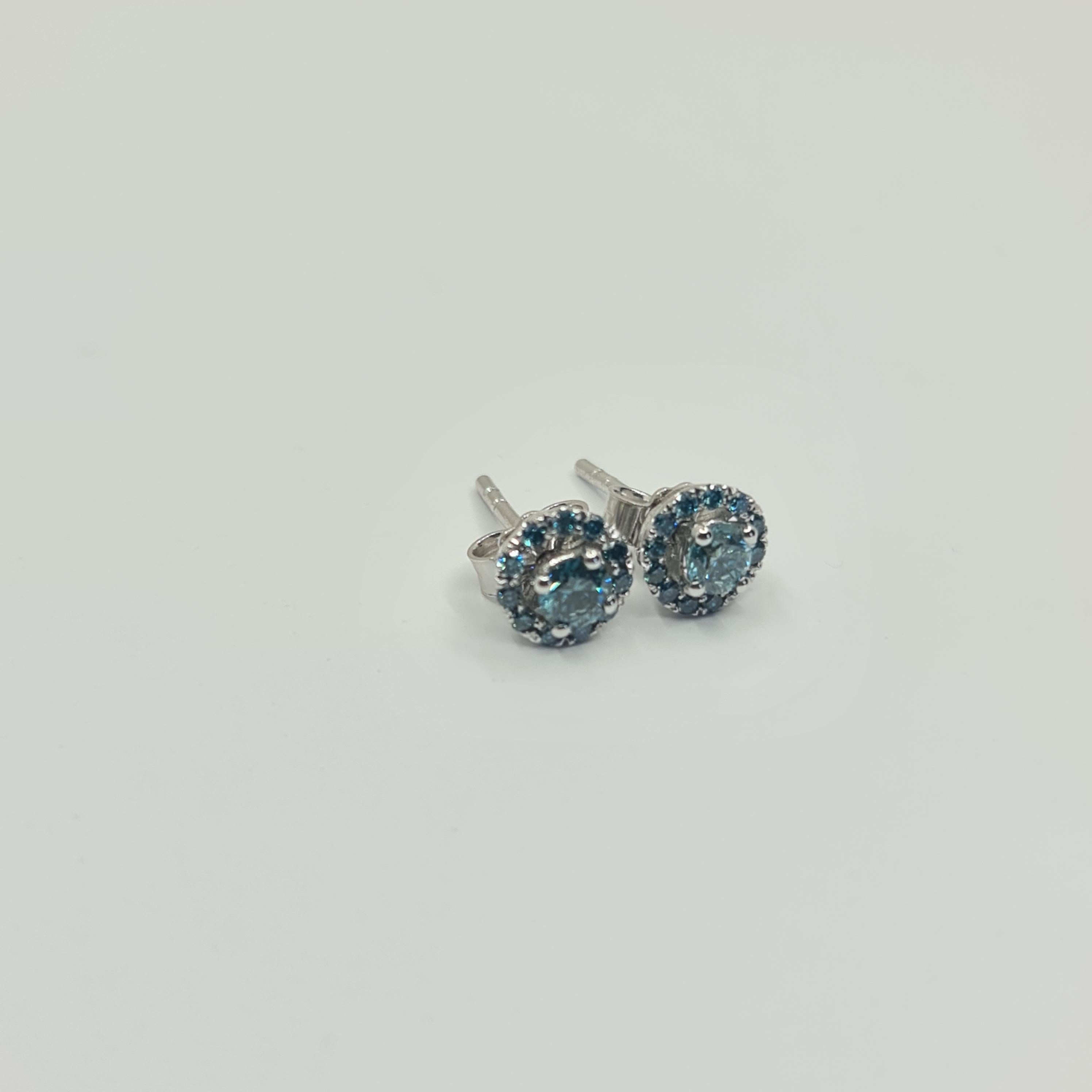 Exquisite GIA Certified Solitaire Diamond Studs 0.18/0.19 Carat Fancy Blue-Green For Sale 4