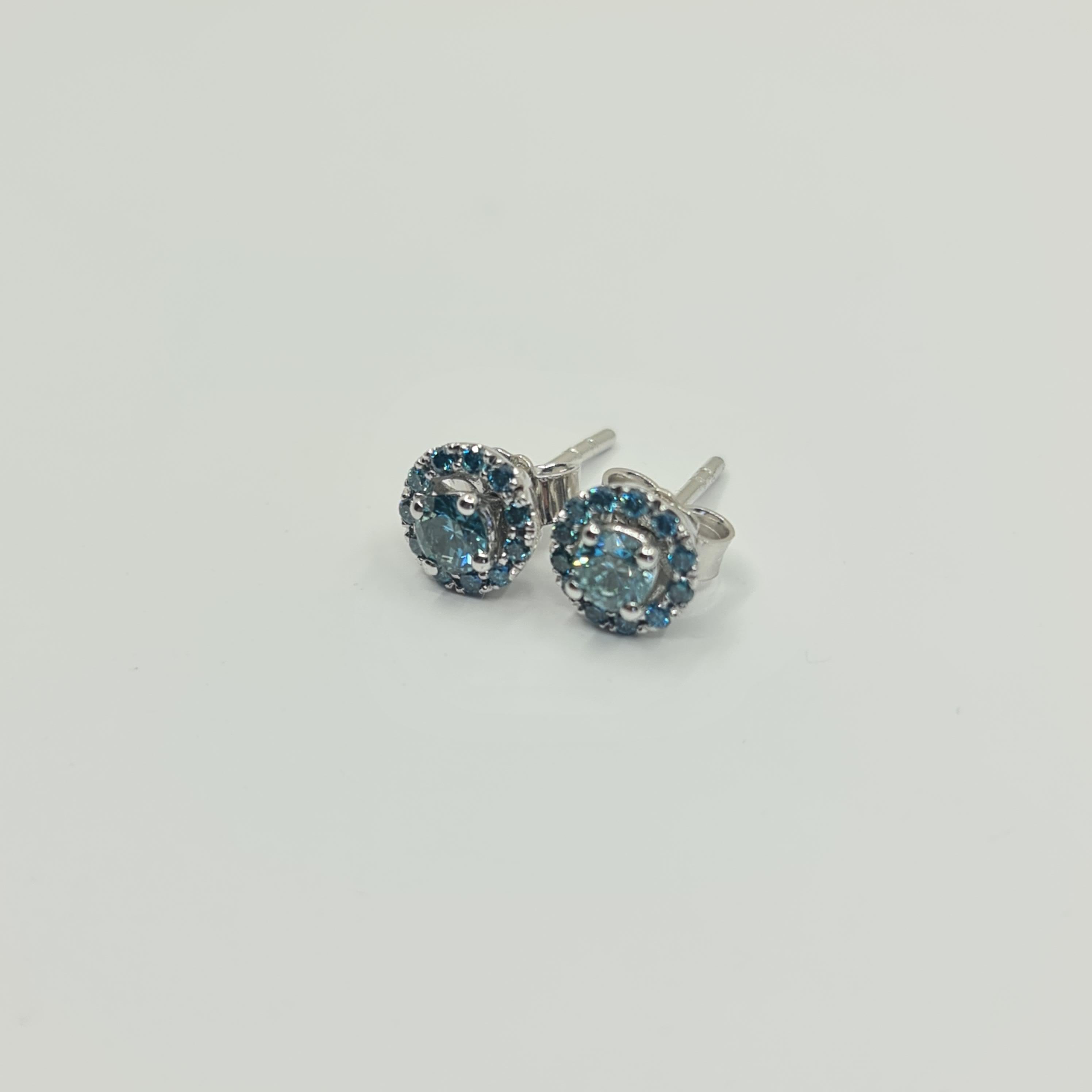 Exquisite GIA Certified Solitaire Diamond Studs 0.18/0.19 Carat Fancy Blue-Green For Sale 3