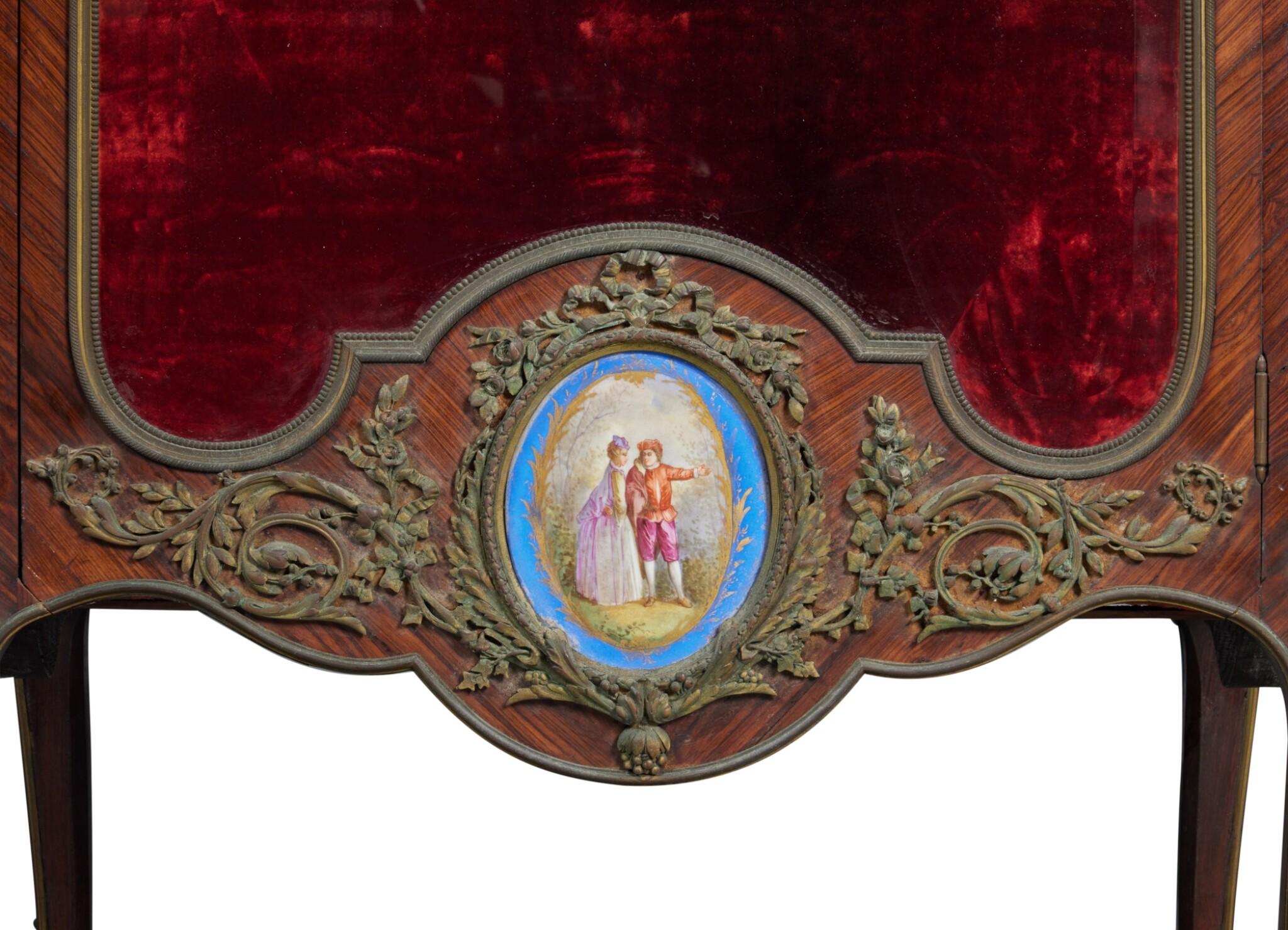 French Exquisite Gilt Bronze Mounted Vitrine by François Linke For Sale