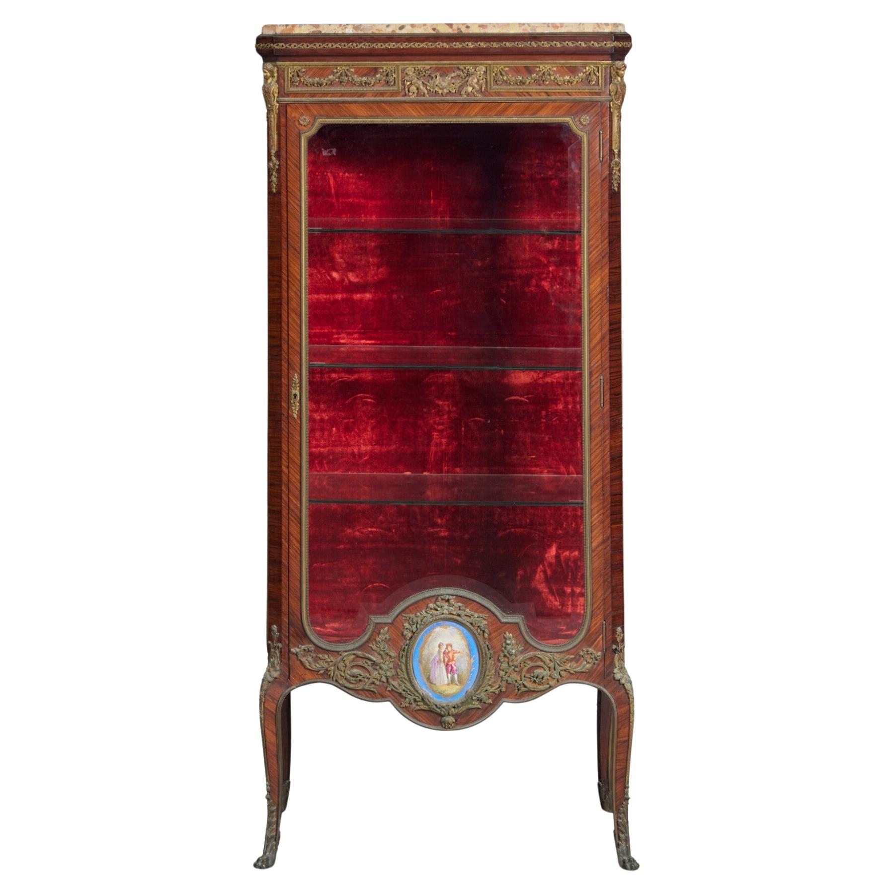 Vitrine exquise montée sur bronze doré par François Linke
