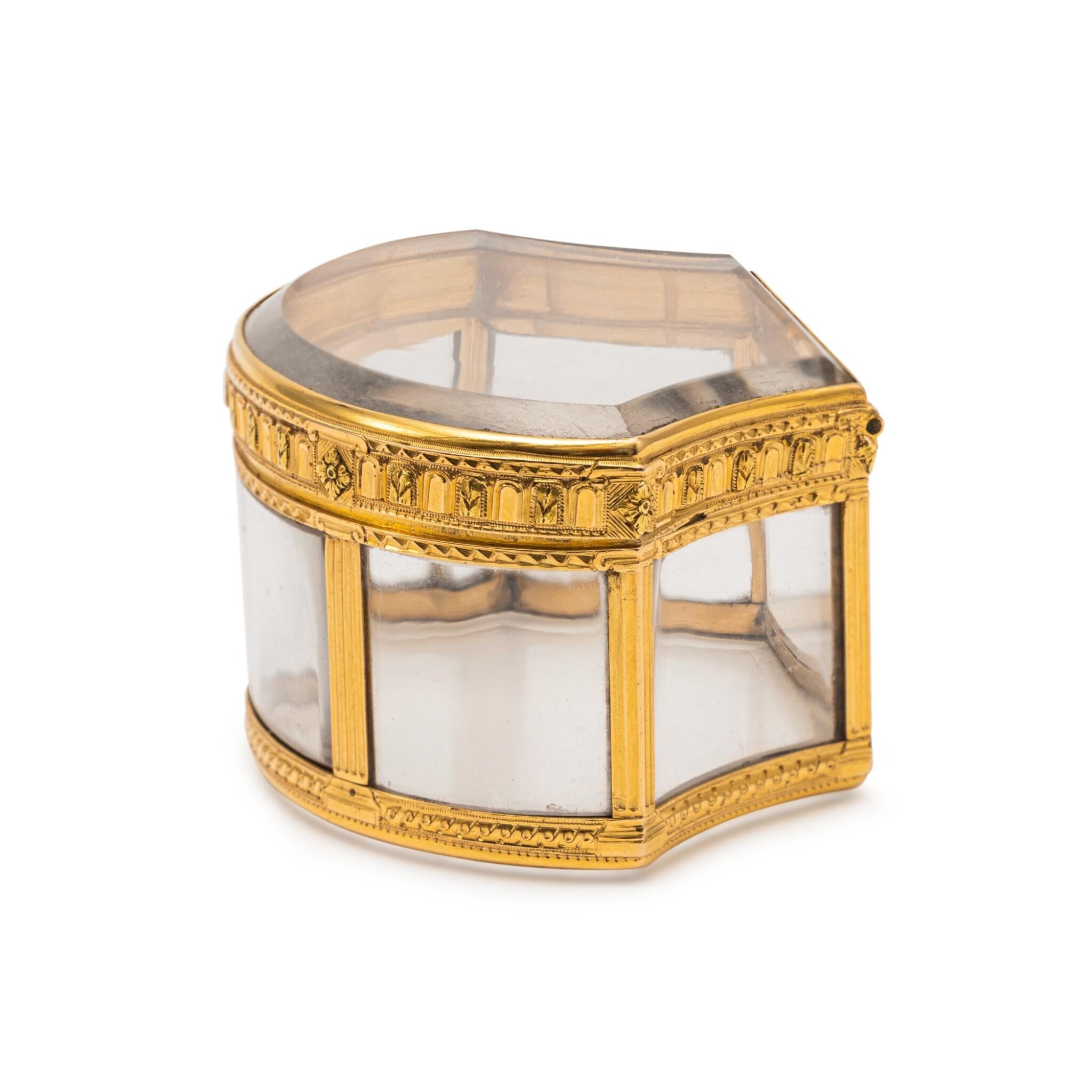 Exquisite Gold and Rock Crystal Snuff Box For Sale 1