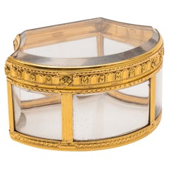 Exquisita caja de rapé de oro y cristal de roca