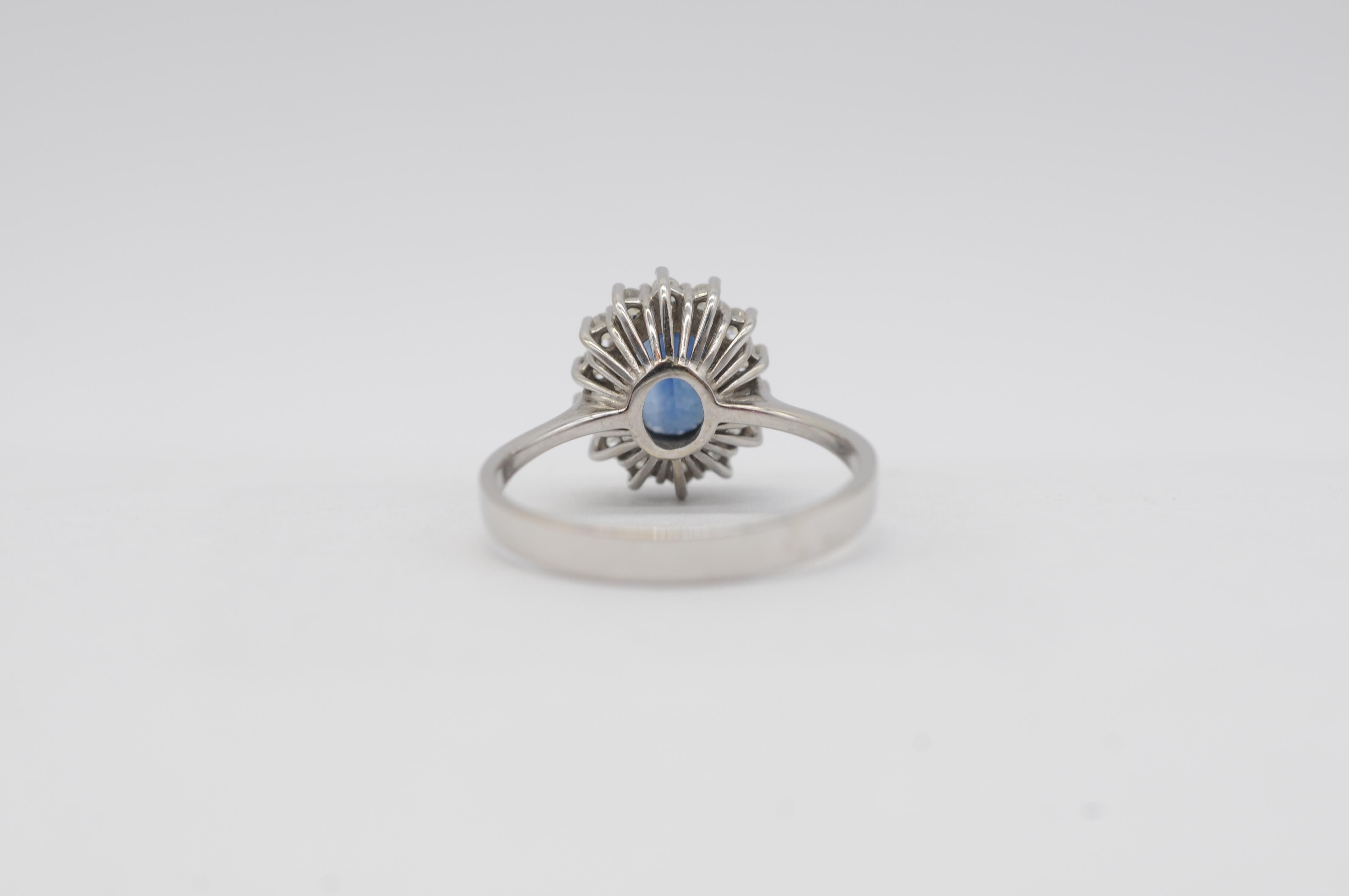 Exquisite gold ring with sapphire and diamonds, like Lady Diana's engagement For Sale 1