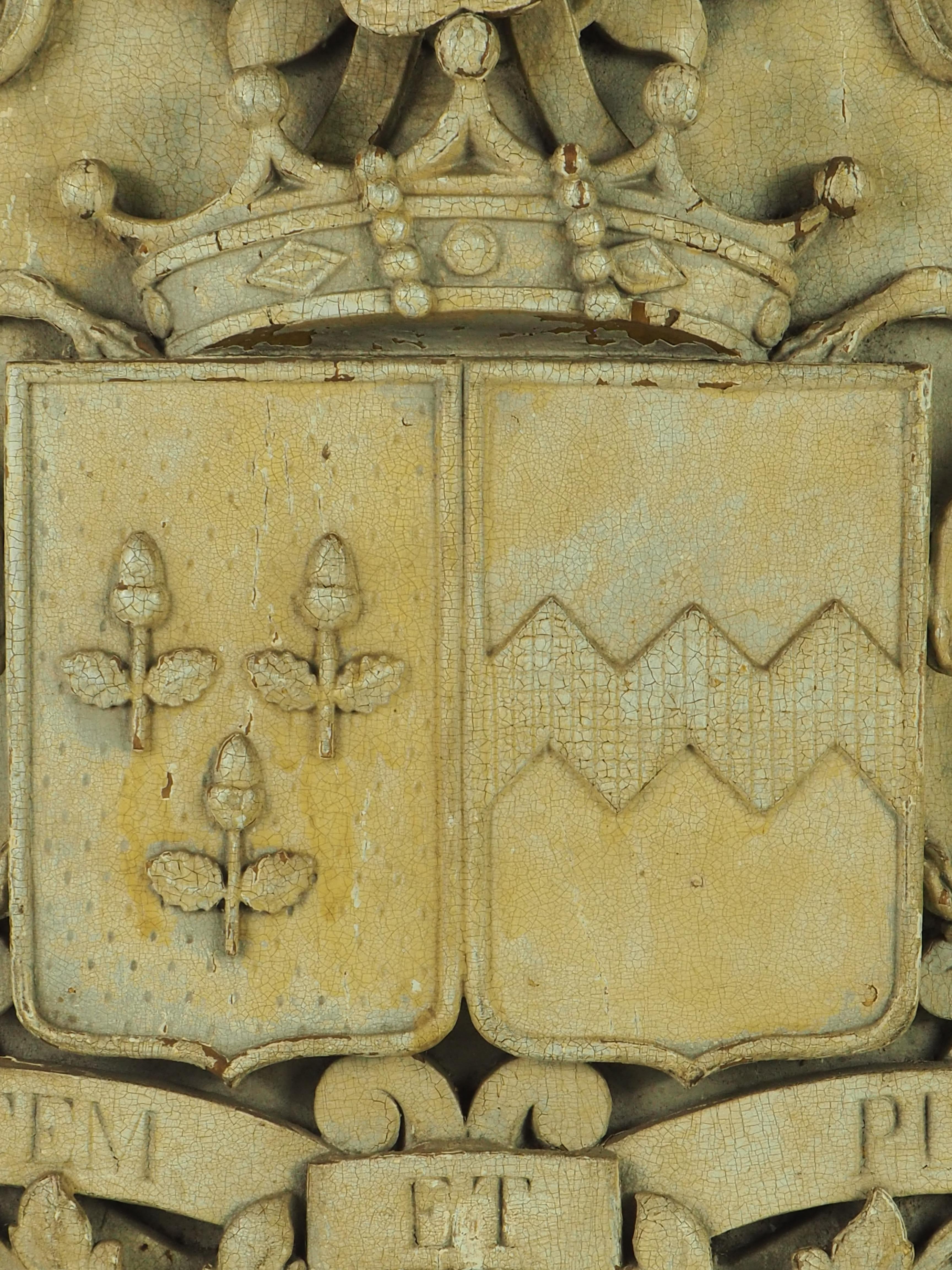 Squisito stemma intagliato a mano del 1850 circa, firmato in vendita 6