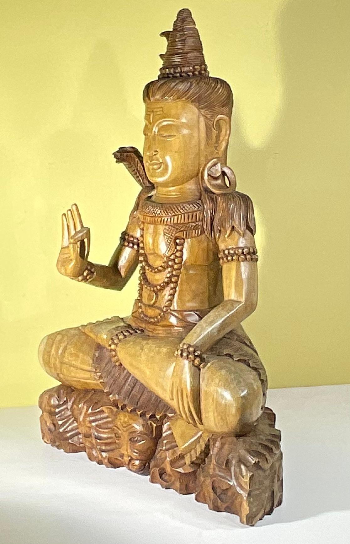 Magnifique sculpture de Shiva en bois sculptée à la main - Un chef-d'œuvre spirituel 25 x 17 en vente 5