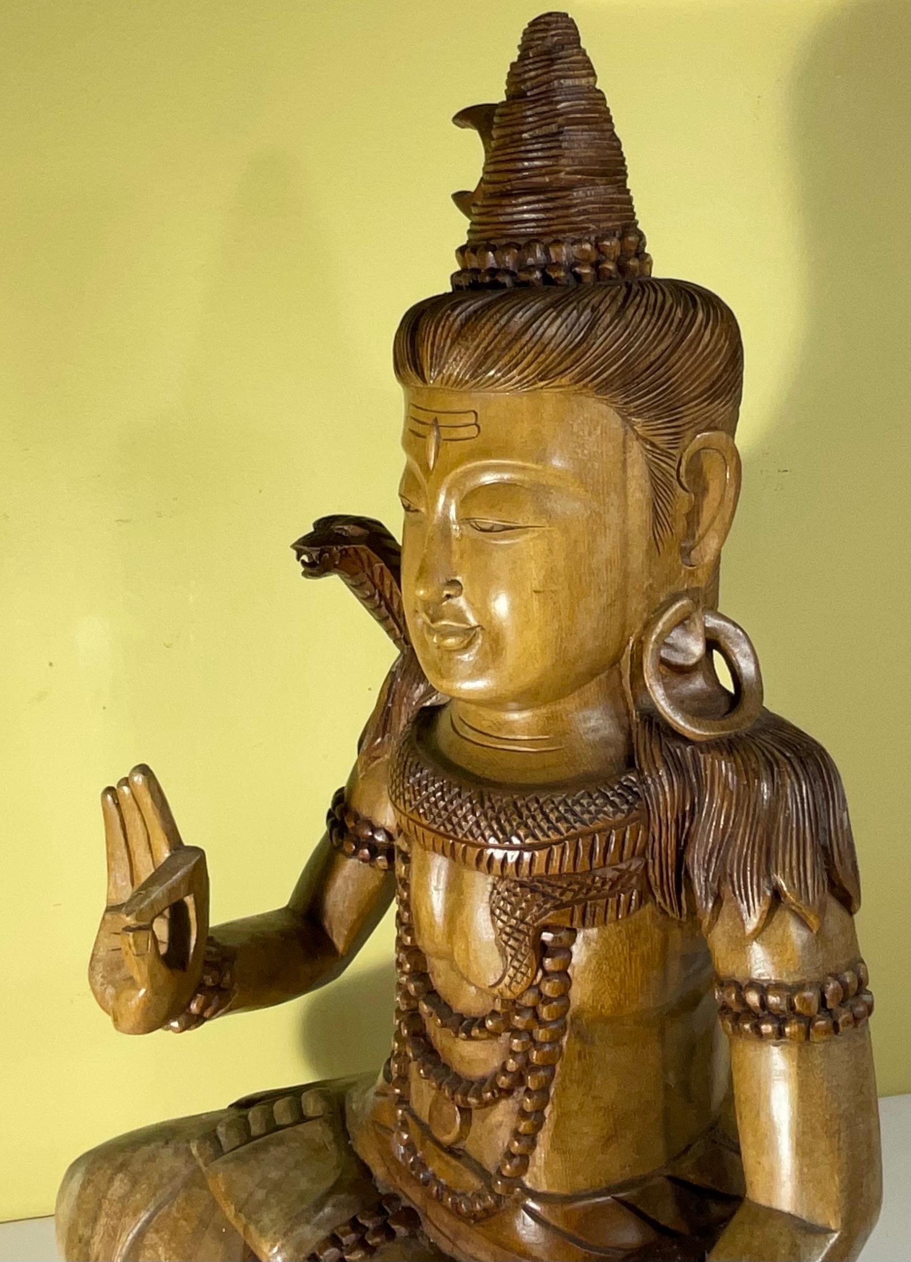 Magnifique sculpture de Shiva en bois sculptée à la main - Un chef-d'œuvre spirituel 25 x 17 en vente 6