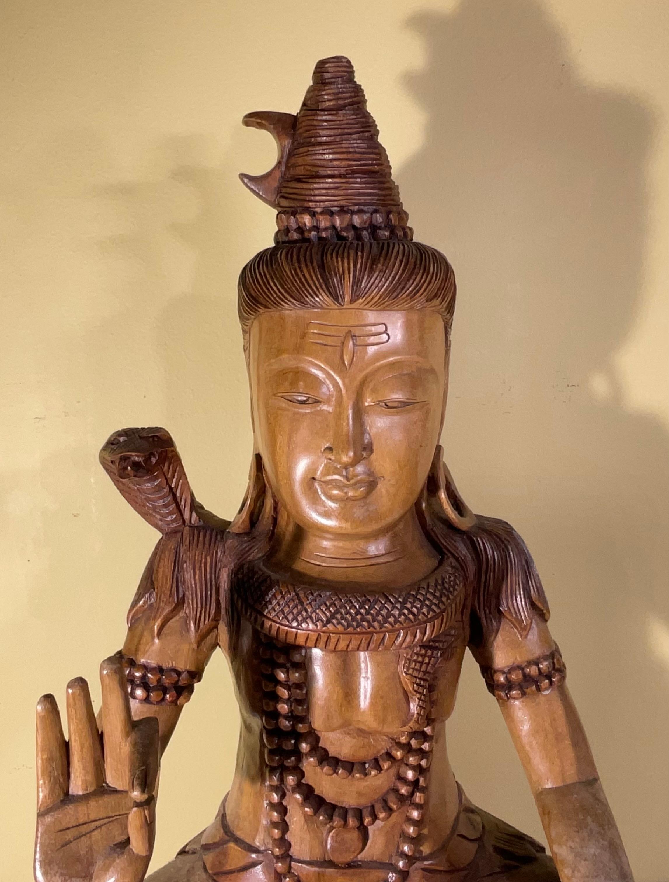 Balinais Magnifique sculpture de Shiva en bois sculptée à la main - Un chef-d'œuvre spirituel 25 x 17 en vente