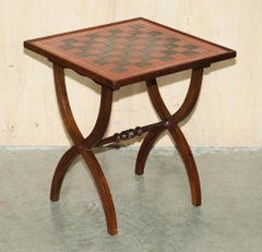 EXQUISITES, VON HAND GEFÄRBTE SCHACHSPIELTISCH AUS ROTEM UND BRAUNEM LEDER IM SCHACHBRETT-DESIGN