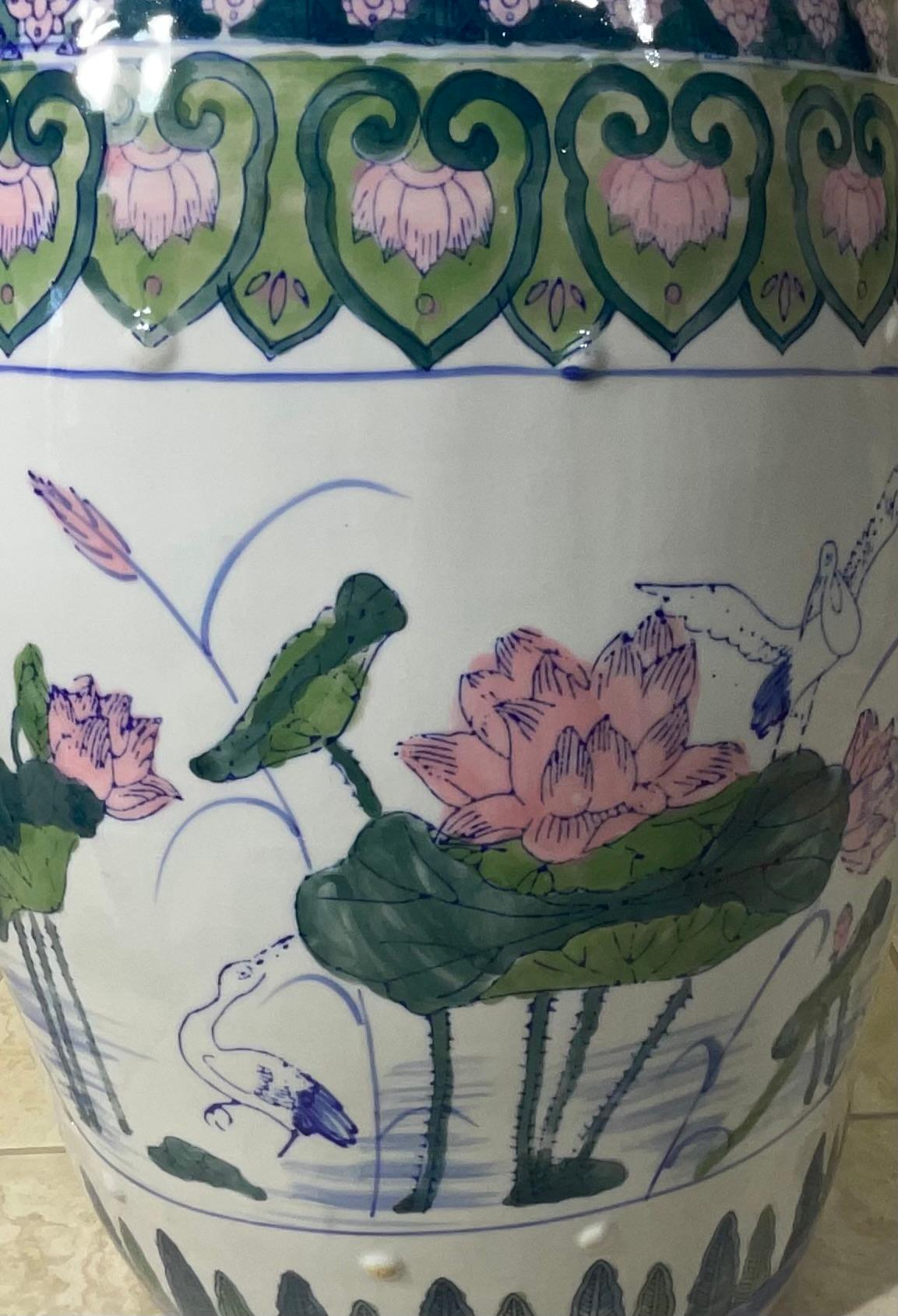 Exquise table d'appoint / tabouret de jardin en céramique chinoise peinte à la main - Lotus Design en vente 7