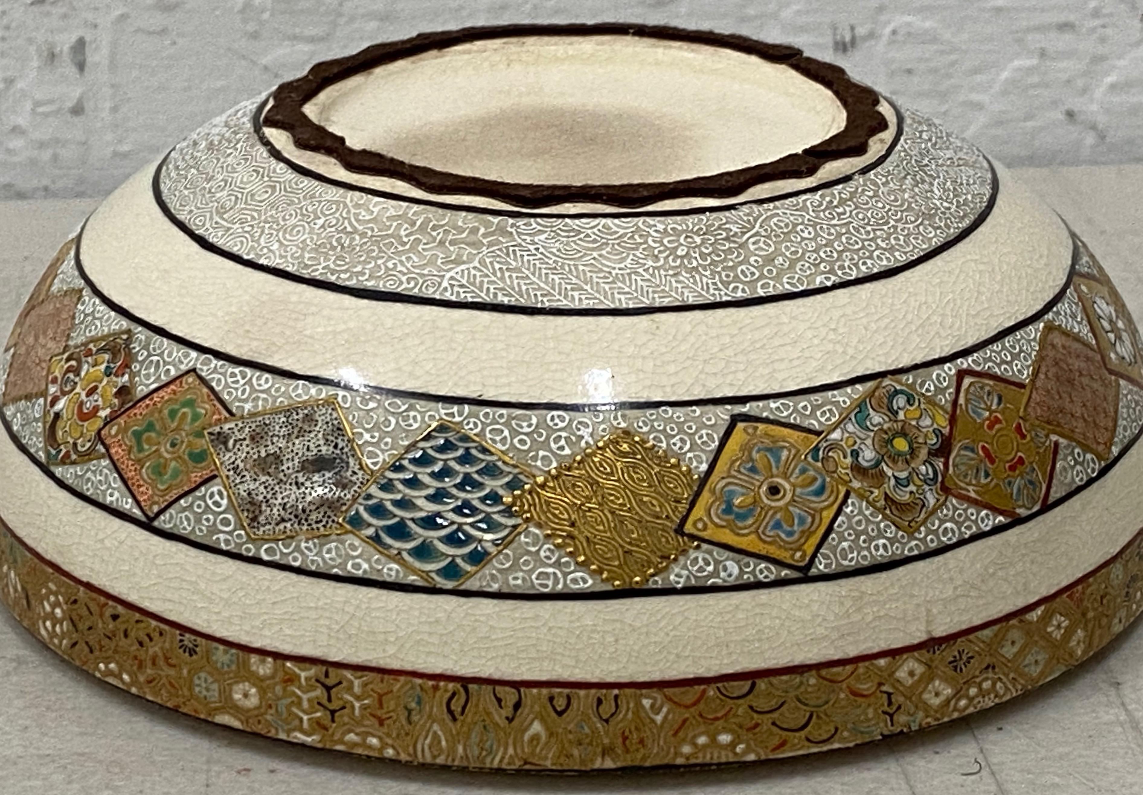 Exquisite Hand Painted Japanese Satsuma Lidded Bowl For Sale 4