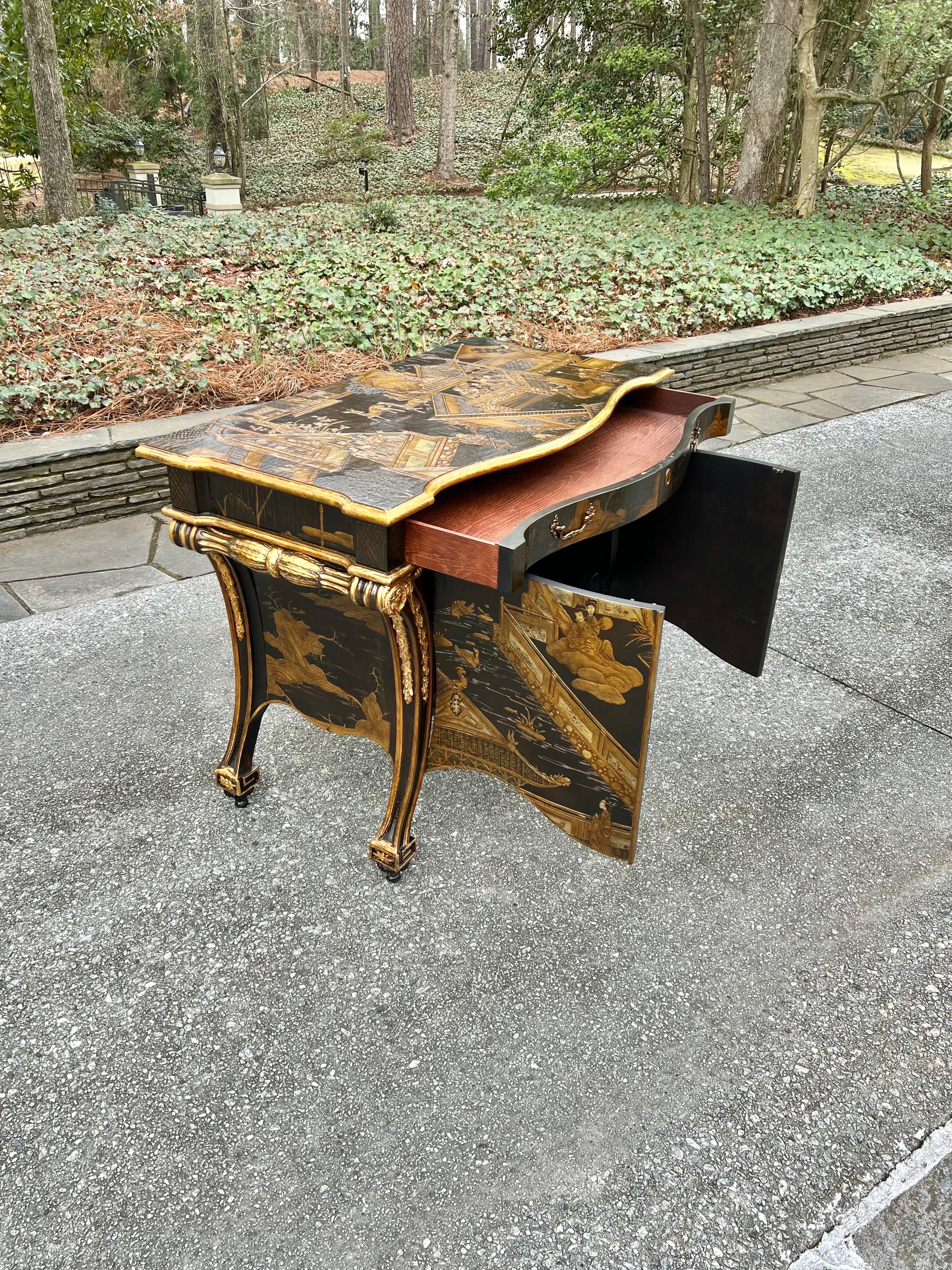 Squisita commode Chippendale Chinoiserie dipinta a mano in lacca nera di Baker & Black in vendita 4