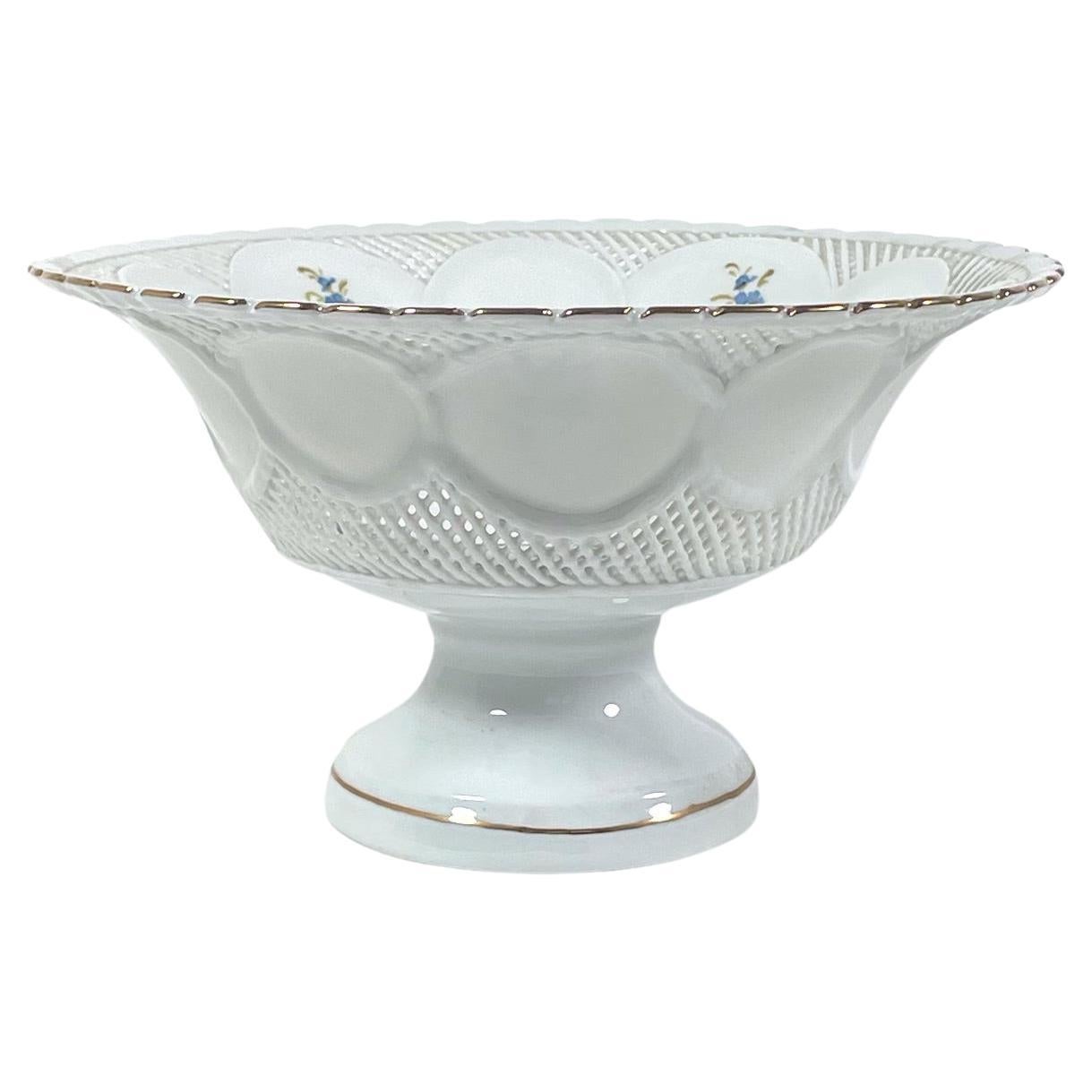 Magnifique bol à fruits en porcelaine de Limoges peint à la main avec des fleurs bleues et des fleurs dorées F