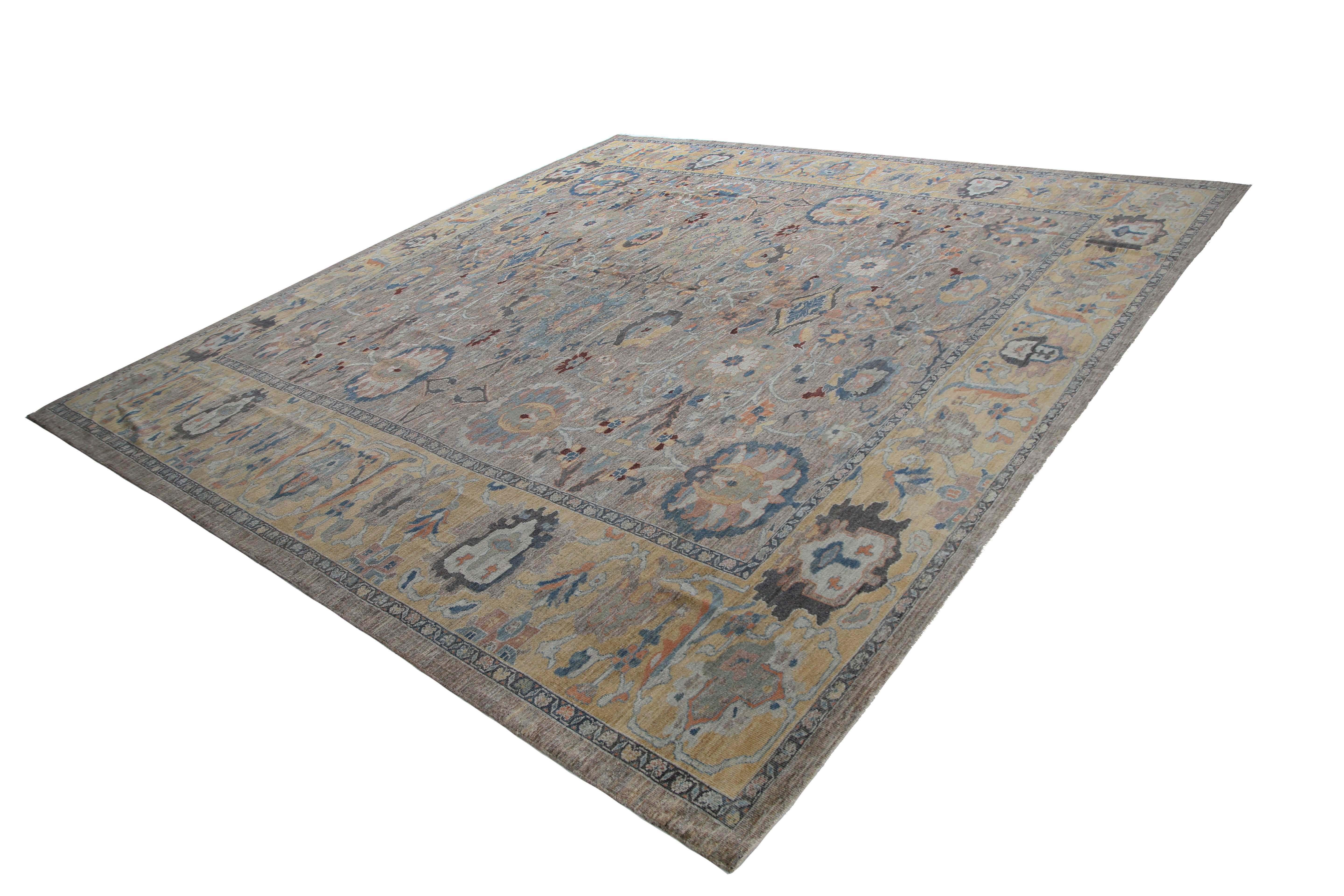 Hand-Woven Exquisite Handmade Turkish Sultanabad Rug For Sale