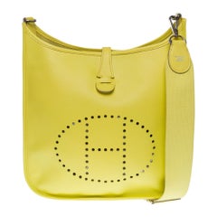 Exquisite Hermès Evelyne PM shoulder bag  in Lime Epsom leather, SHW