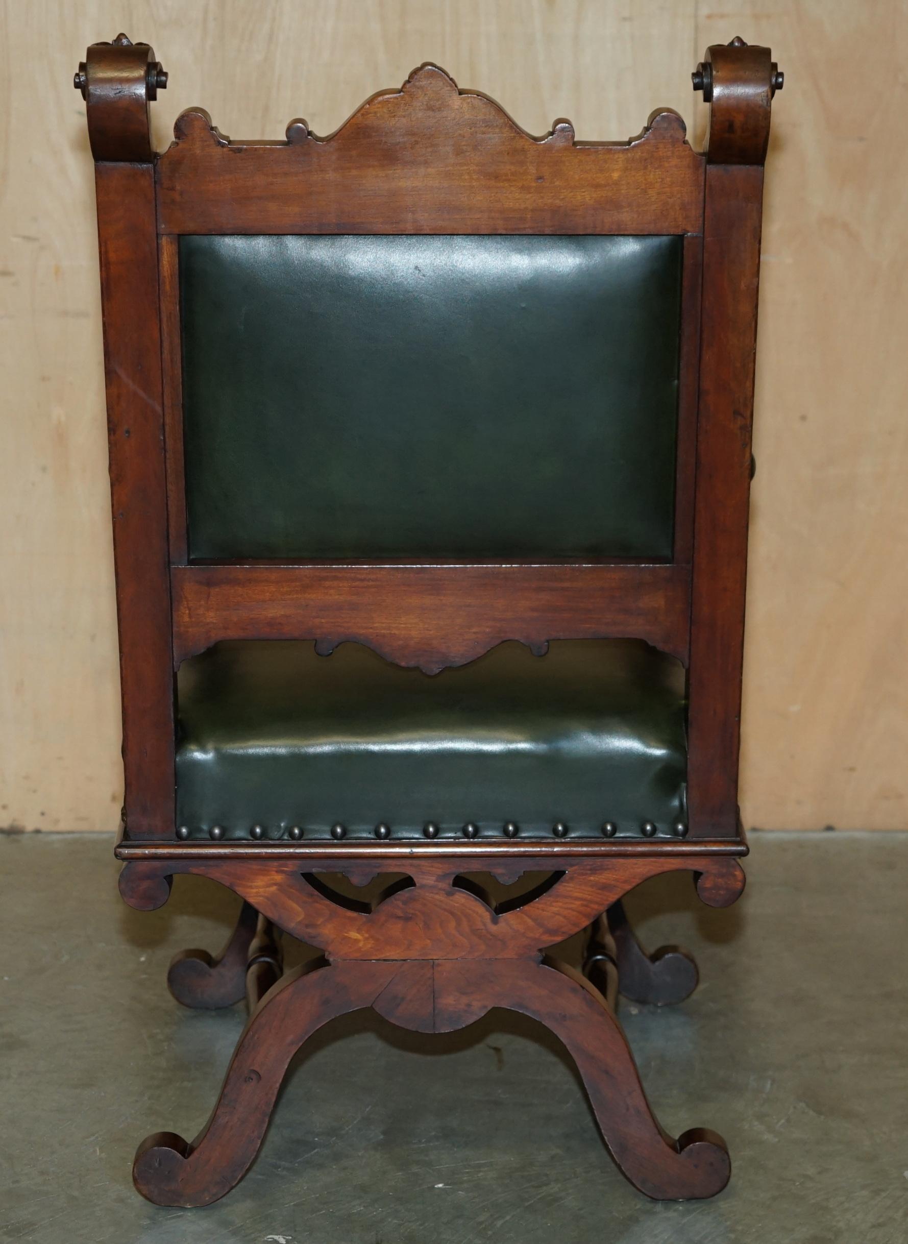 EXQUISITE IMPORTANT ENGLISH CIRCA 1880 HAND CARVED GREEN LEATHER THRONE ARMCHAiR For Sale 9