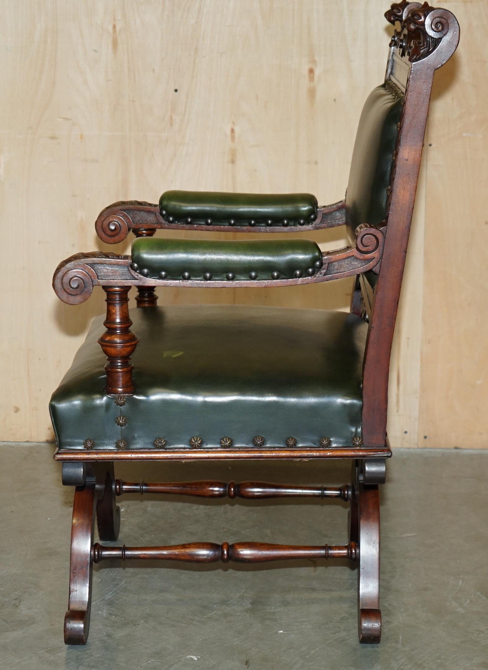 EXQUISITE IMPORTANT ENGLISH CIRCA 1880 HAND CARVED GREEN LEATHER THRONE ARMCHAiR For Sale 11