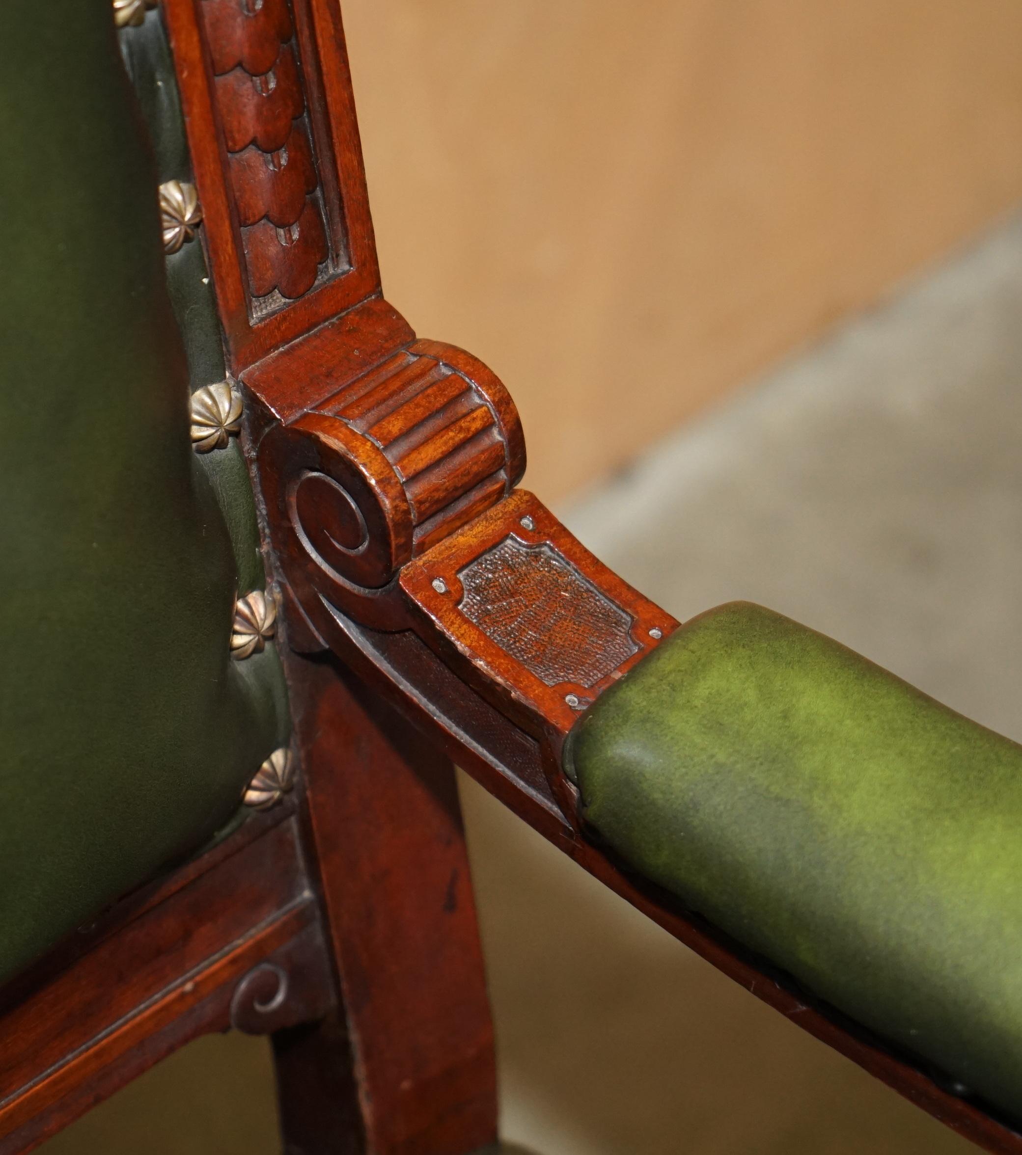 EXQUISITE IMPORTANT ENGLISH CIRCA 1880 HAND CARVED GREEN LEATHER THRONE ARMCHAiR For Sale 1