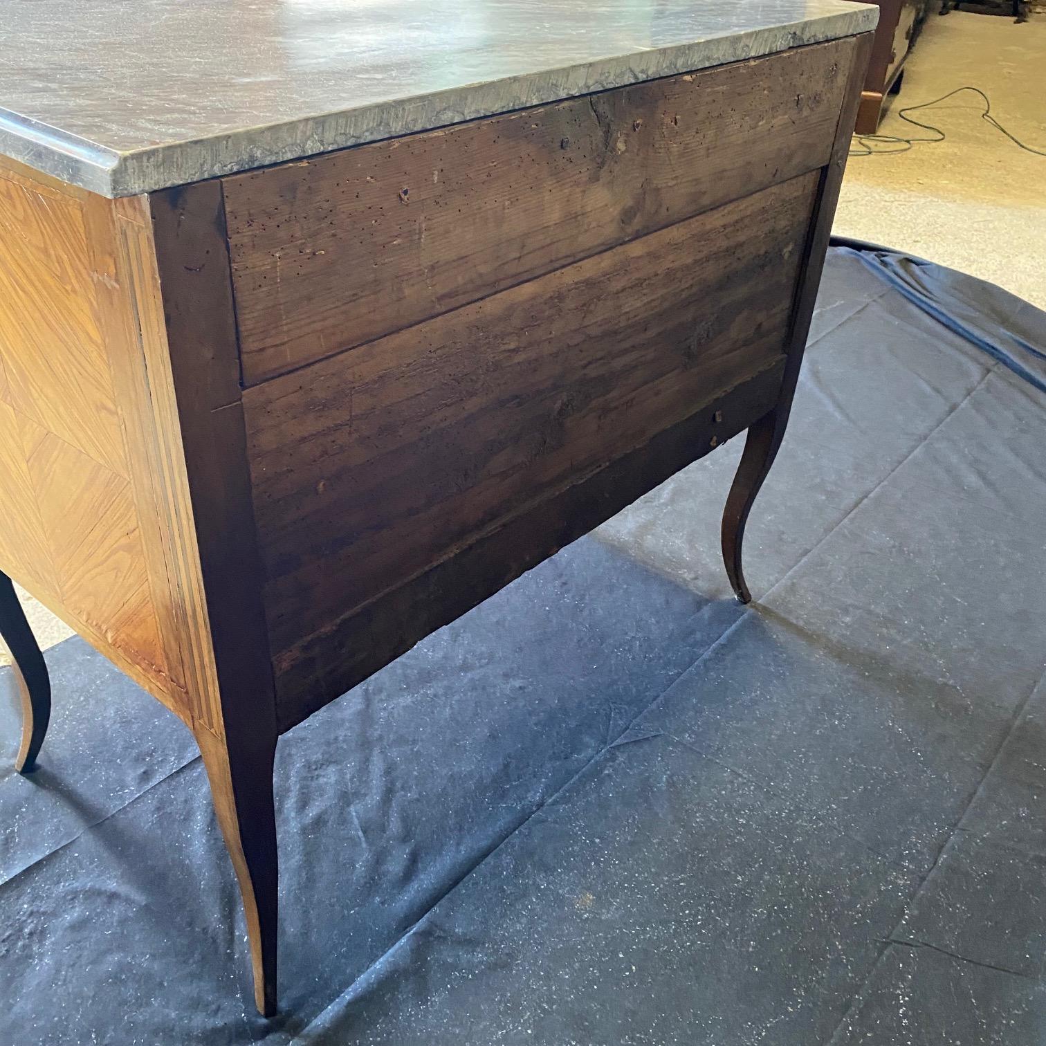 Exquisite Inlaid 19th Century French Chest of Drawers with Ormolu Mounts For Sale 9