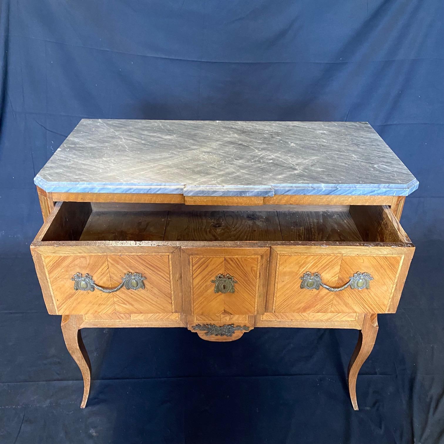 Exquisite Inlaid 19th Century French Chest of Drawers with Ormolu Mounts For Sale 2