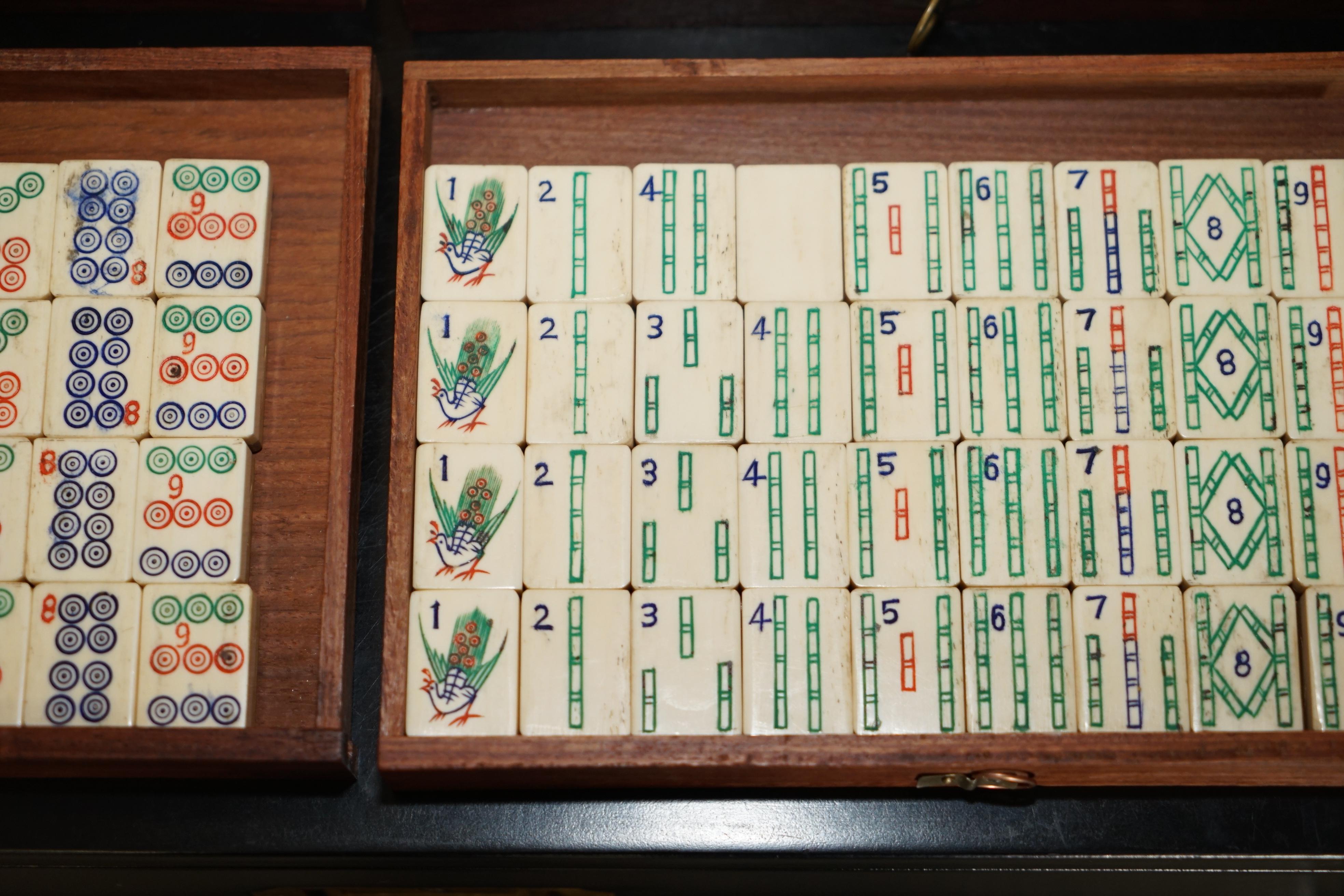 EXQUISITE INLAID ANTiQUE FOUR PERSON MAHJONG SUITE CIRCA 1900'S CHINESE EXPORT For Sale 8