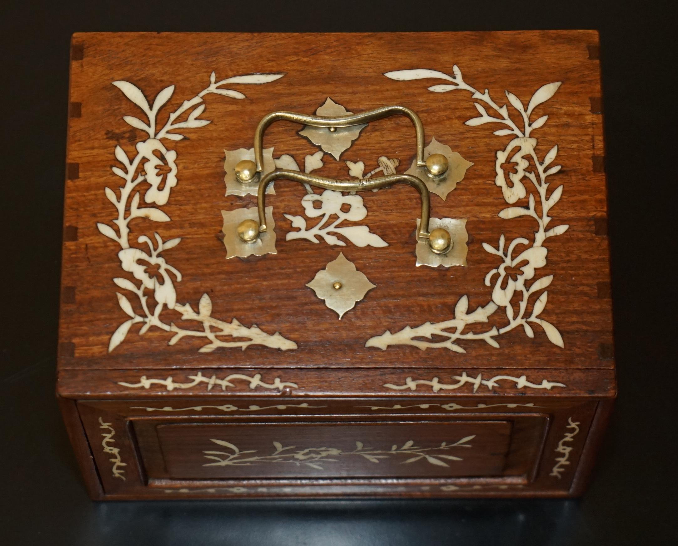Hand-Crafted EXQUISITE INLAID ANTiQUE FOUR PERSON MAHJONG SUITE CIRCA 1900'S CHINESE EXPORT For Sale