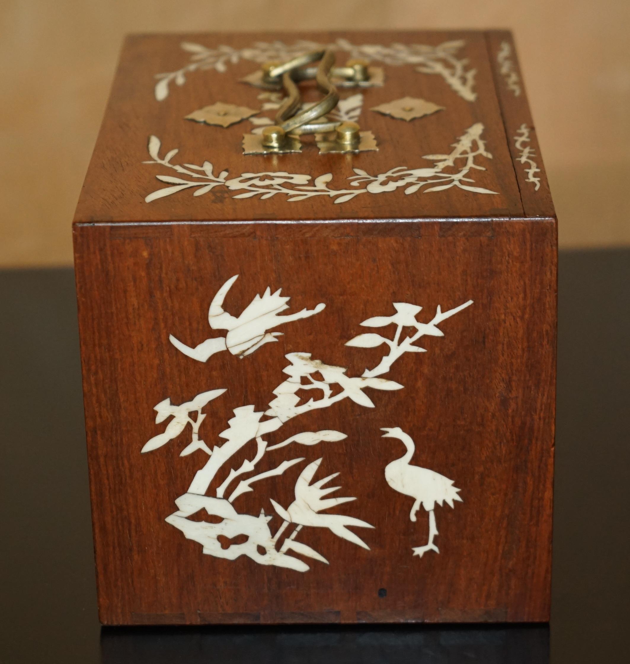 EXQUISITE INLAID ANTiQUE FOUR PERSON MAHJONG SUITE CIRCA 1900'S CHINESE EXPORT In Good Condition For Sale In West Sussex, Pulborough