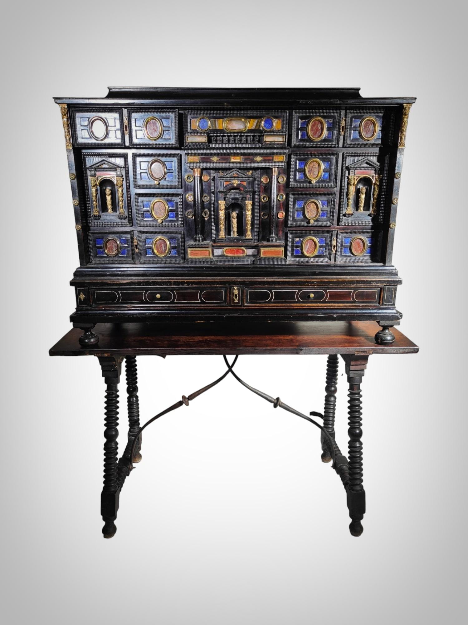Exquisite Italian 17th Century Ormolu and Specimen Marble Cabinet In Good Condition For Sale In Madrid, ES