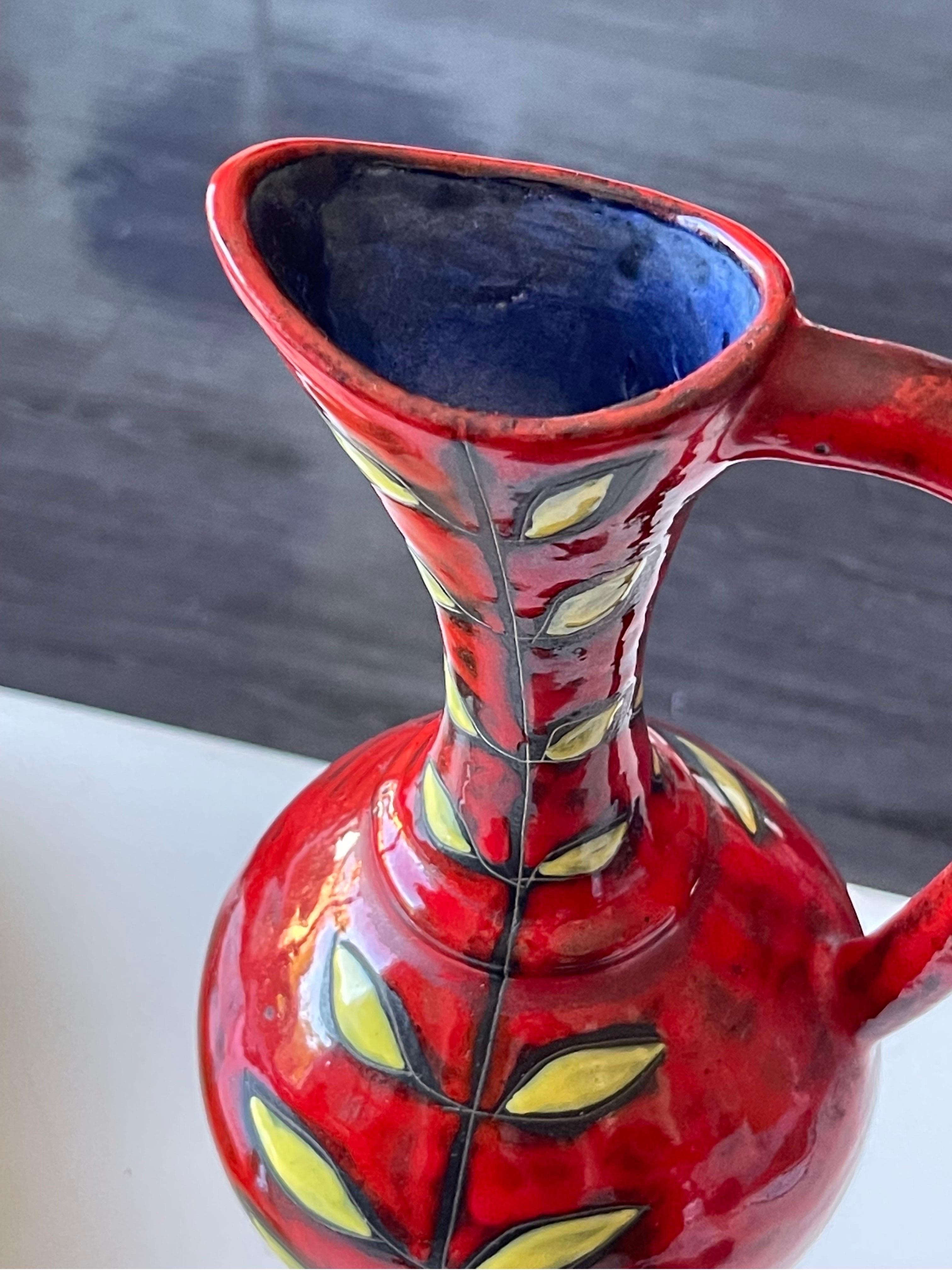 Exquisite Italian Ceramic Vase or Pitcher by Fantoni for Raymor In Good Condition For Sale In Framingham, MA