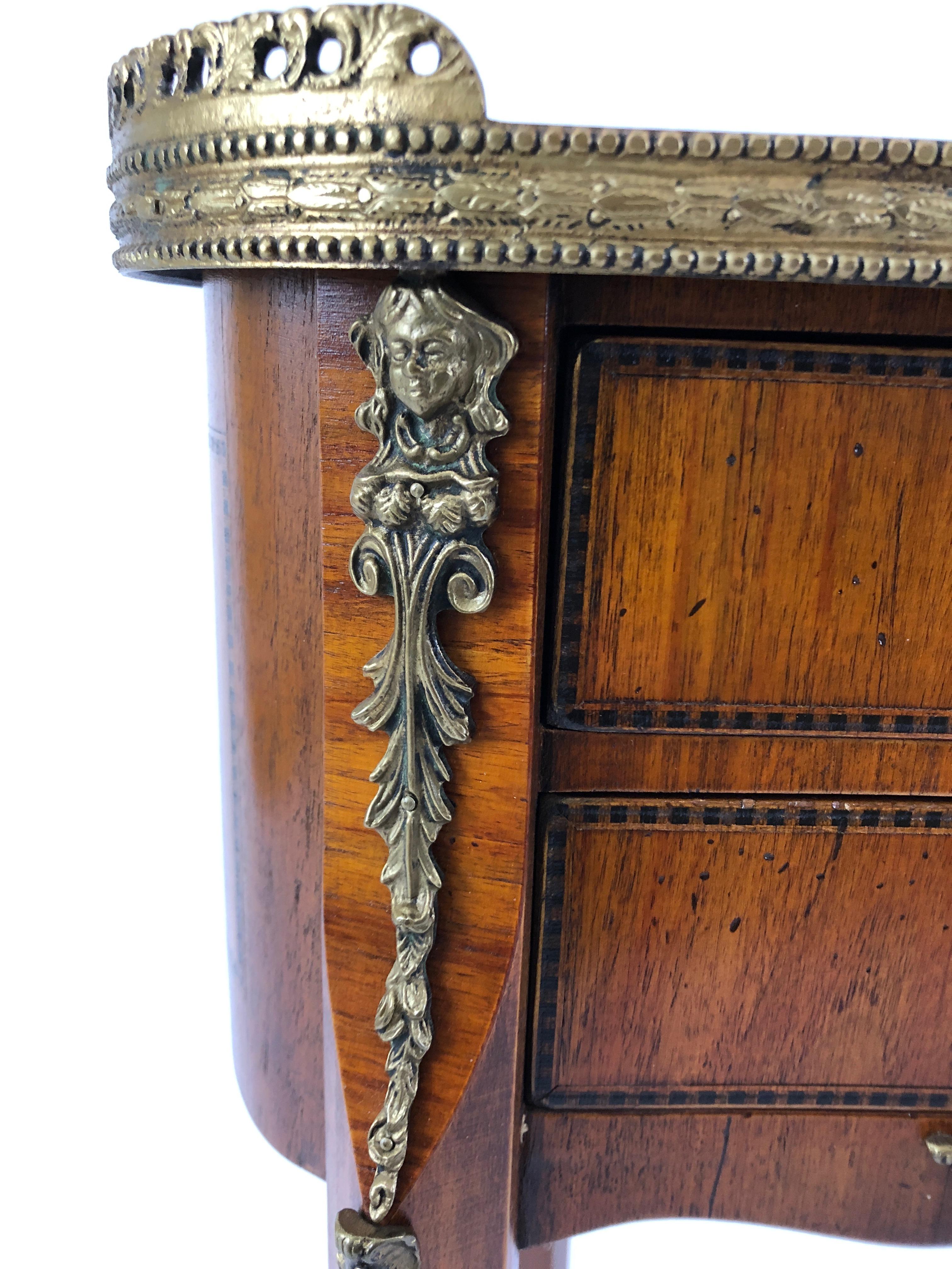 Exquisite Italian Kidney Shaped Inlay Mahogany Nightstand or End Table 2