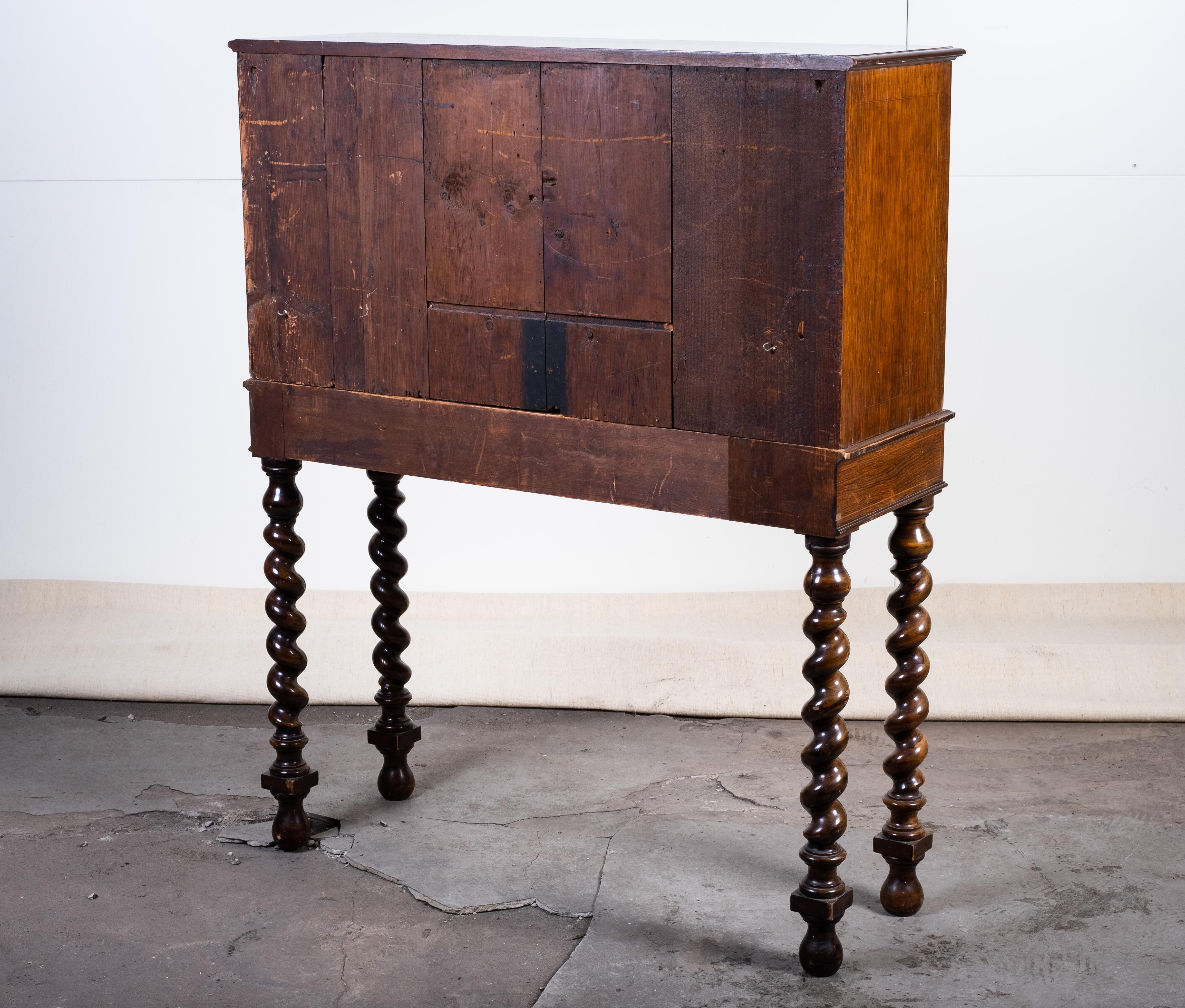 Exquisito escritorio renacentista italiano de palisandro con patas retorcidas, s. XVII/XVIII siglo XVIII en venta