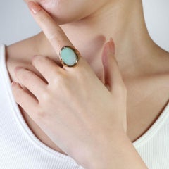 Exquisite Jade Ring set in Gleaming 18K Yellow Gold