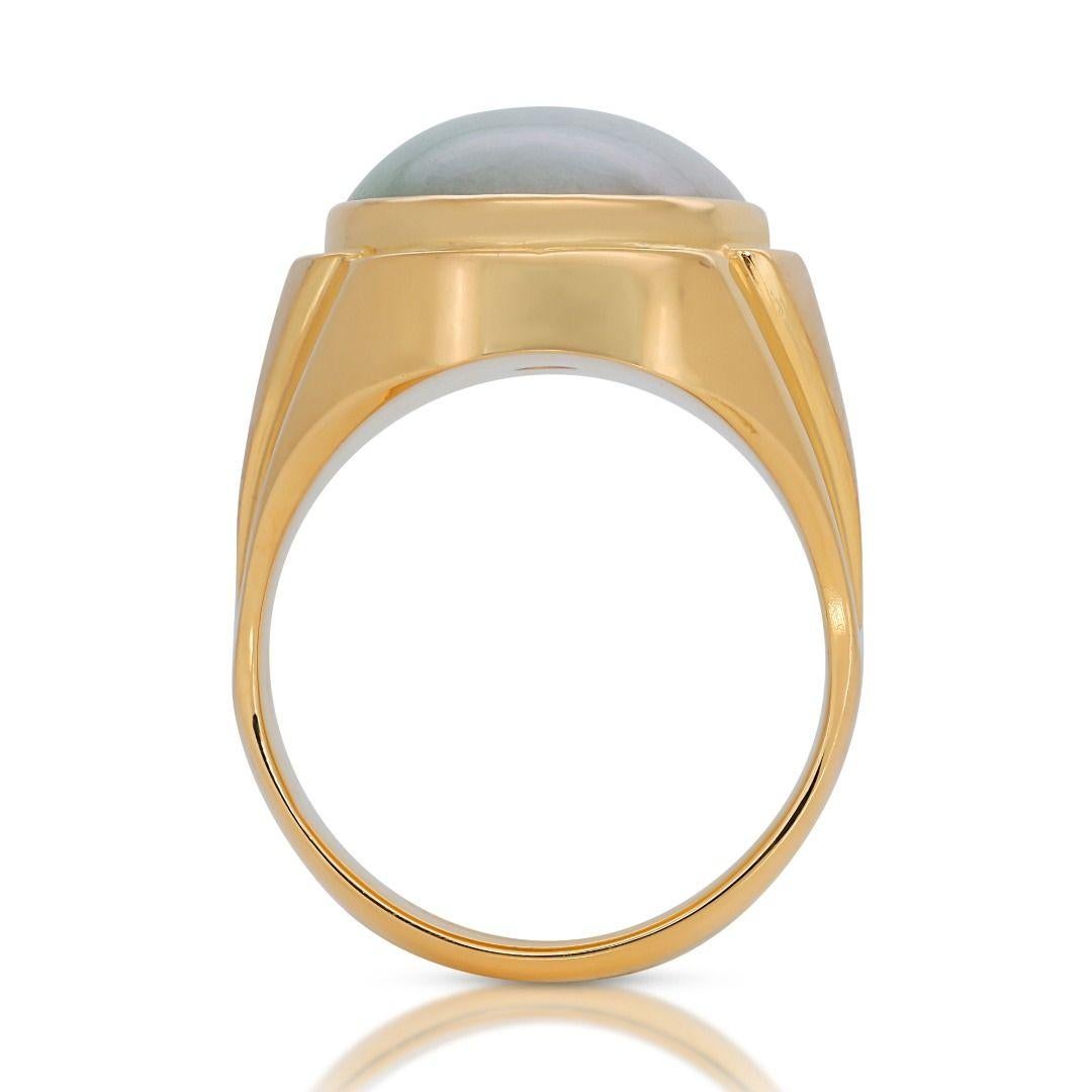 Women's Exquisite Jade Ring set in Gleaming 18K Yellow Gold  For Sale