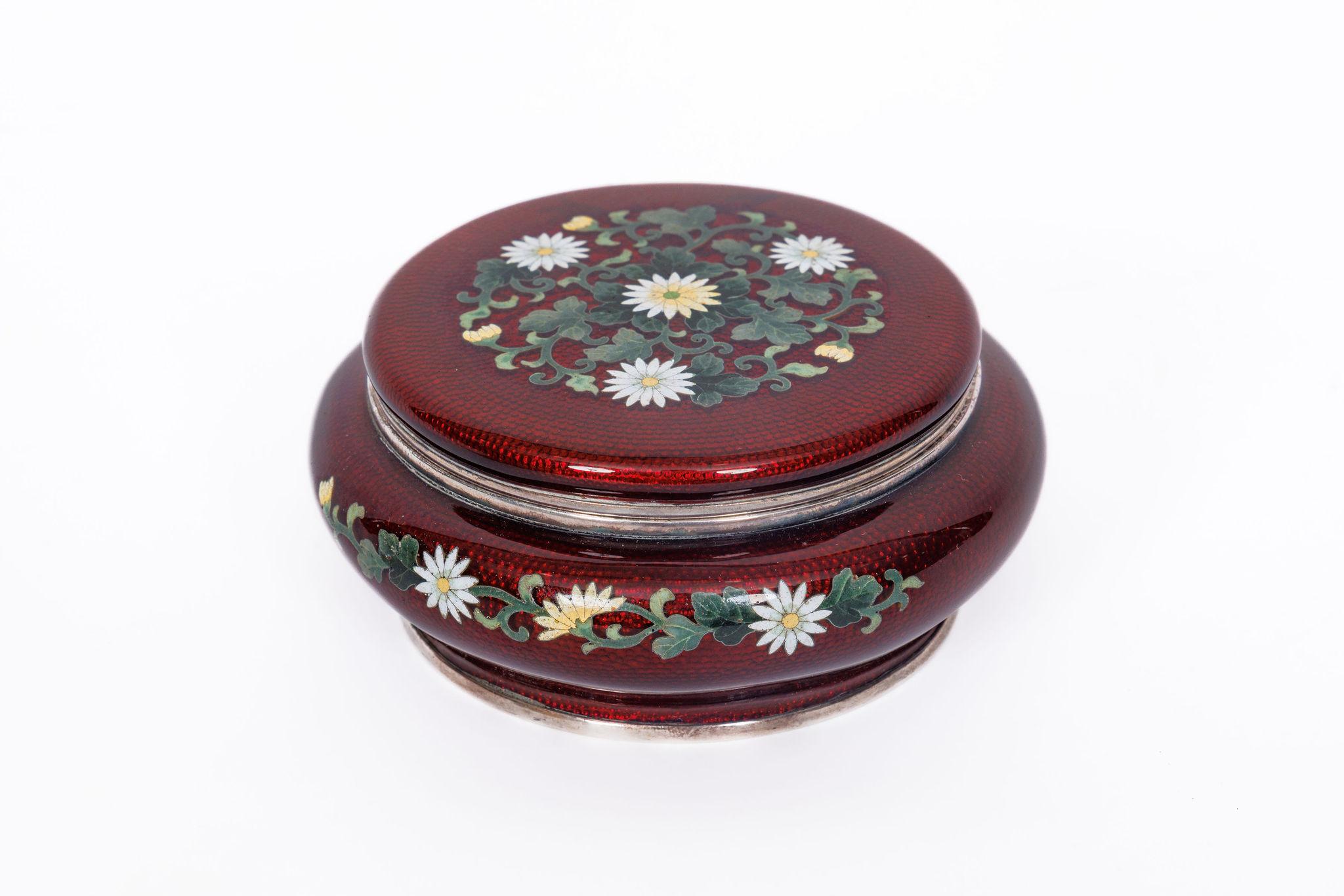 Exquisite Japanese Cloisonné Red Enamel Six-Piece Dressing Table Set, Ando Jubei For Sale 8