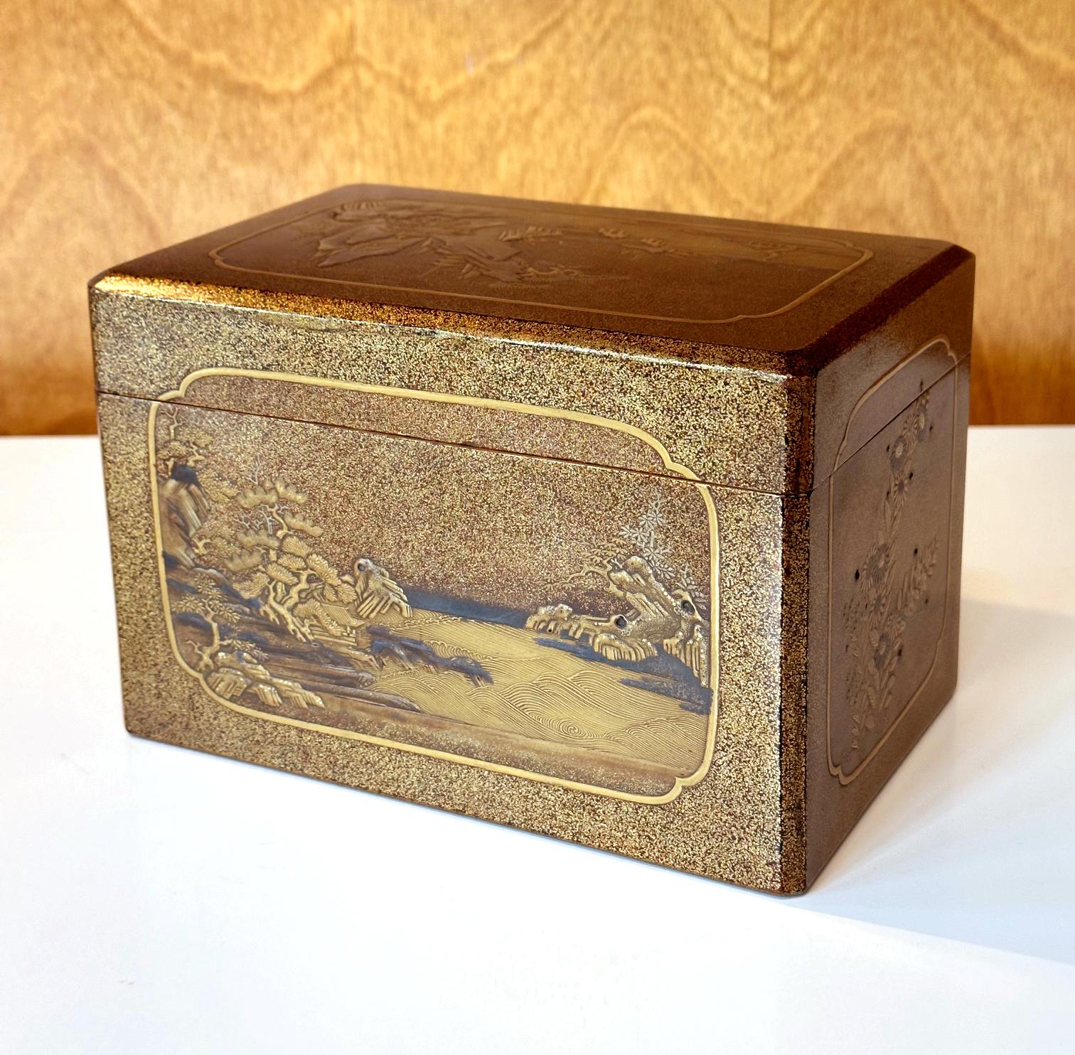 Exquisite Japanese Lacquer Maki-e Hand Box Kobako Edo Period Exquisite Japanese Lacquer Maki-e Hand Box Kobako Edo Period