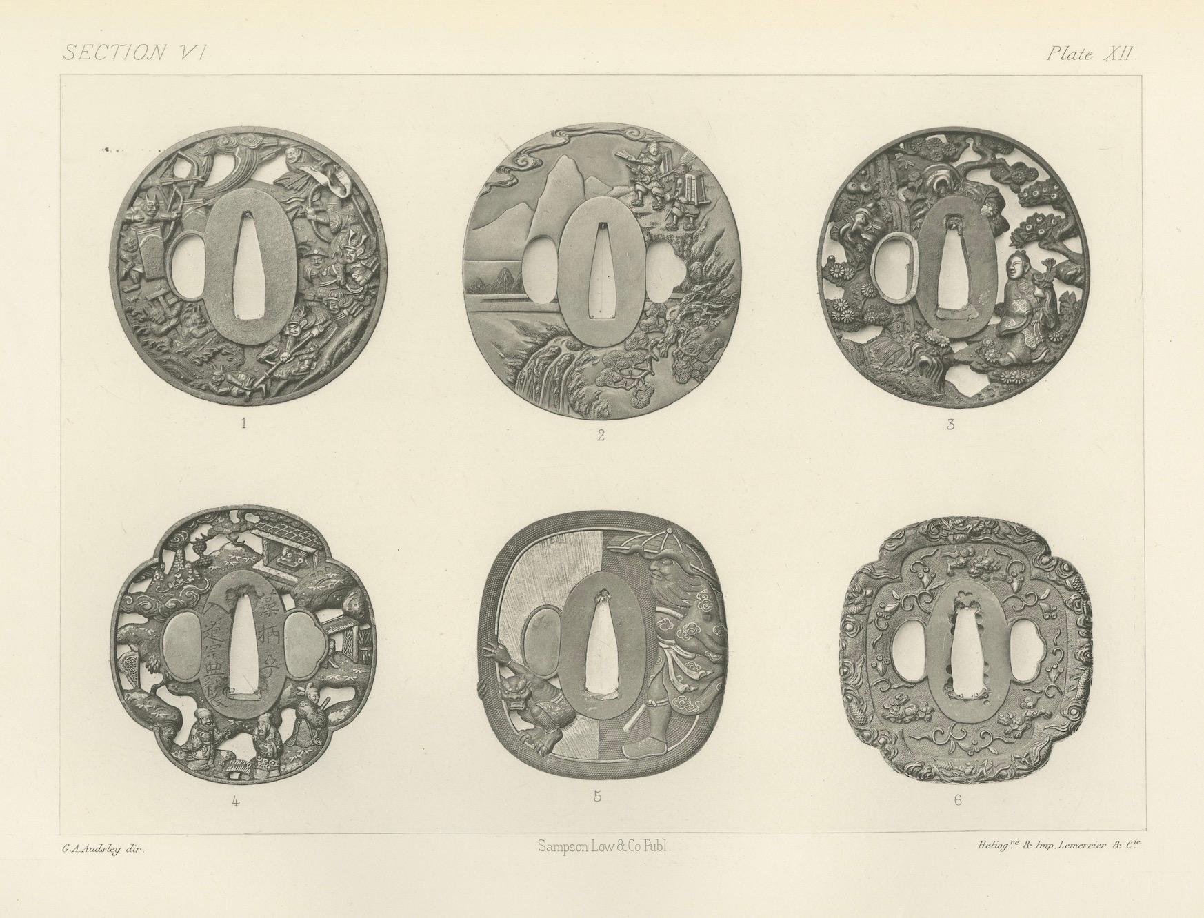 Exquisita Tsuba Japonesa (Guardaespadas) - Arte Decorativo de Audsley, 1884 en venta 1