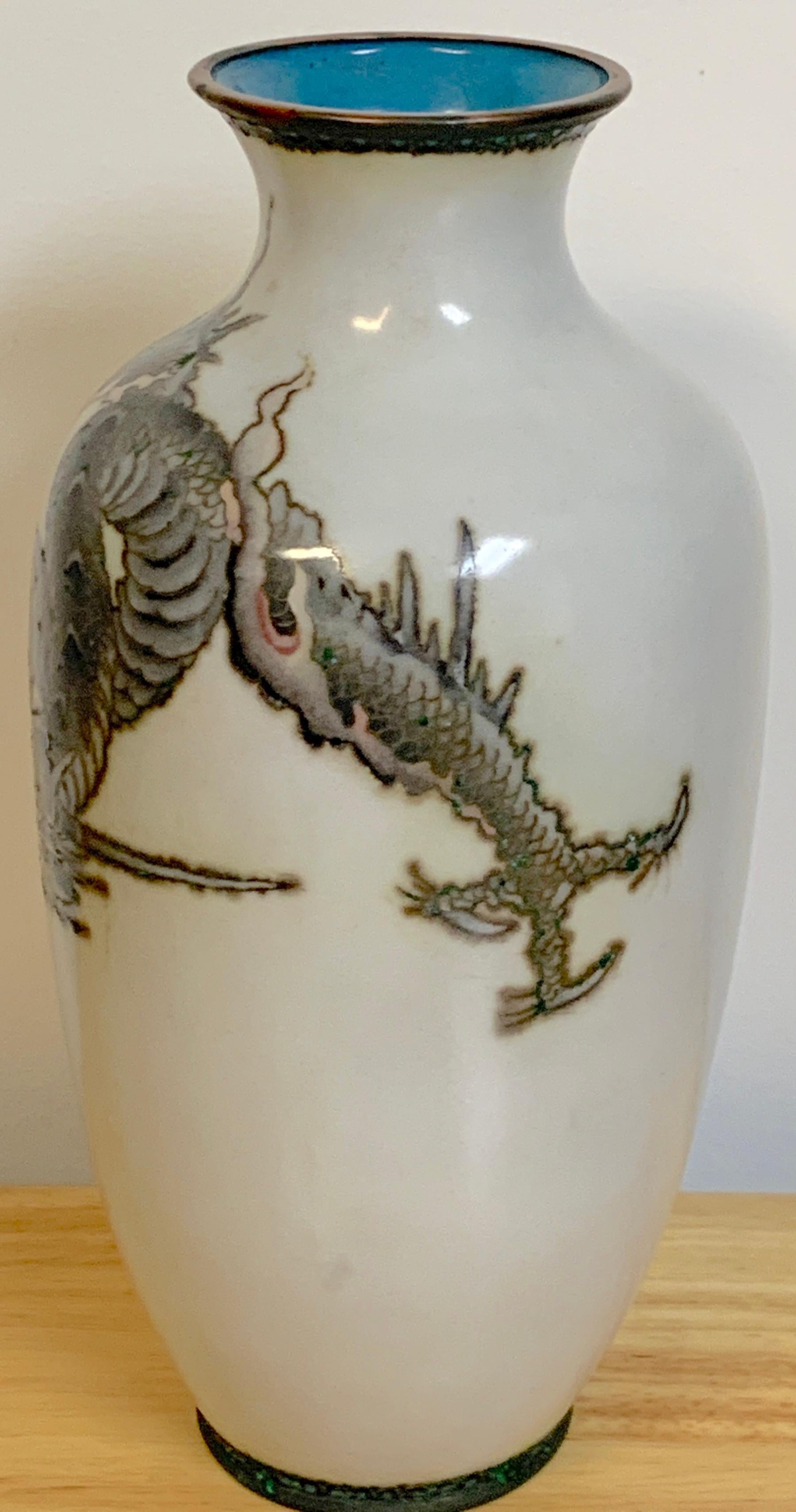 Exquisite japanische drahtlose Cloisonné-Vase mit Drachenmotiv, Meiji/Taisho-Periode im Angebot 6