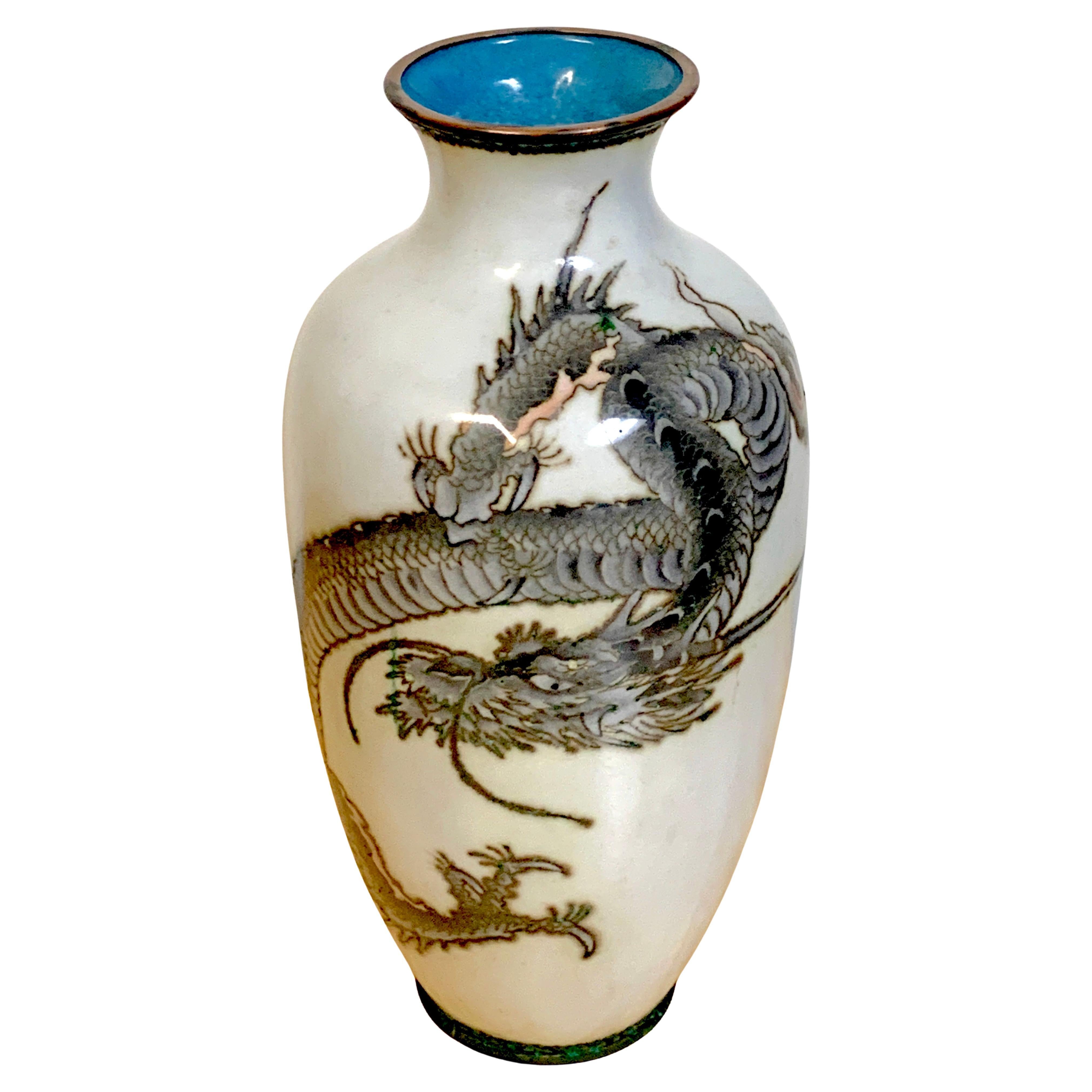 Exquisite Japanese Wireless Cloisonné Dragon Motif Vase, Meiji / Taisho Period