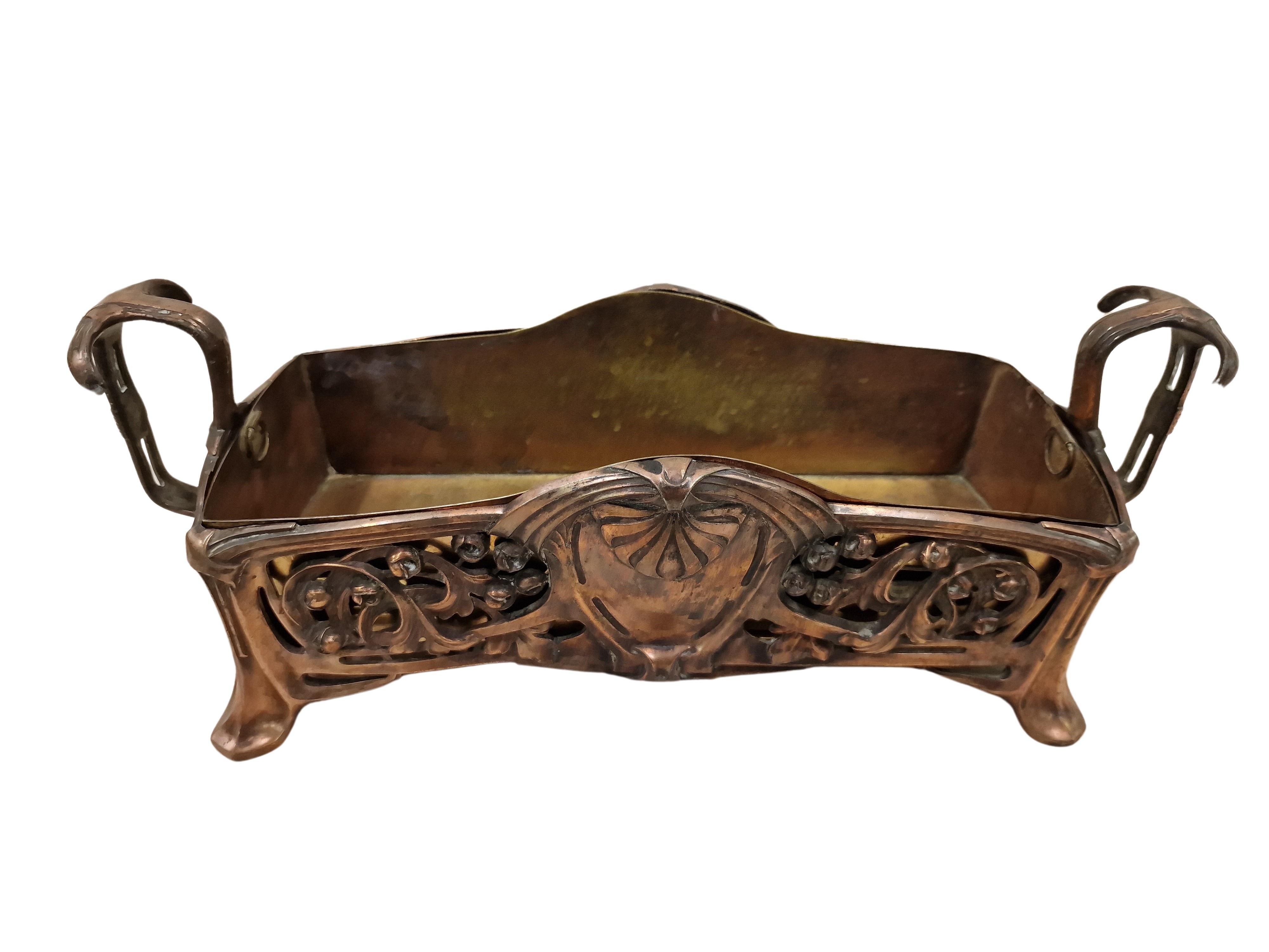 Italian Exquisite jardiniere planter, copper-plated metal, rose Art Nouveau 1900, France For Sale