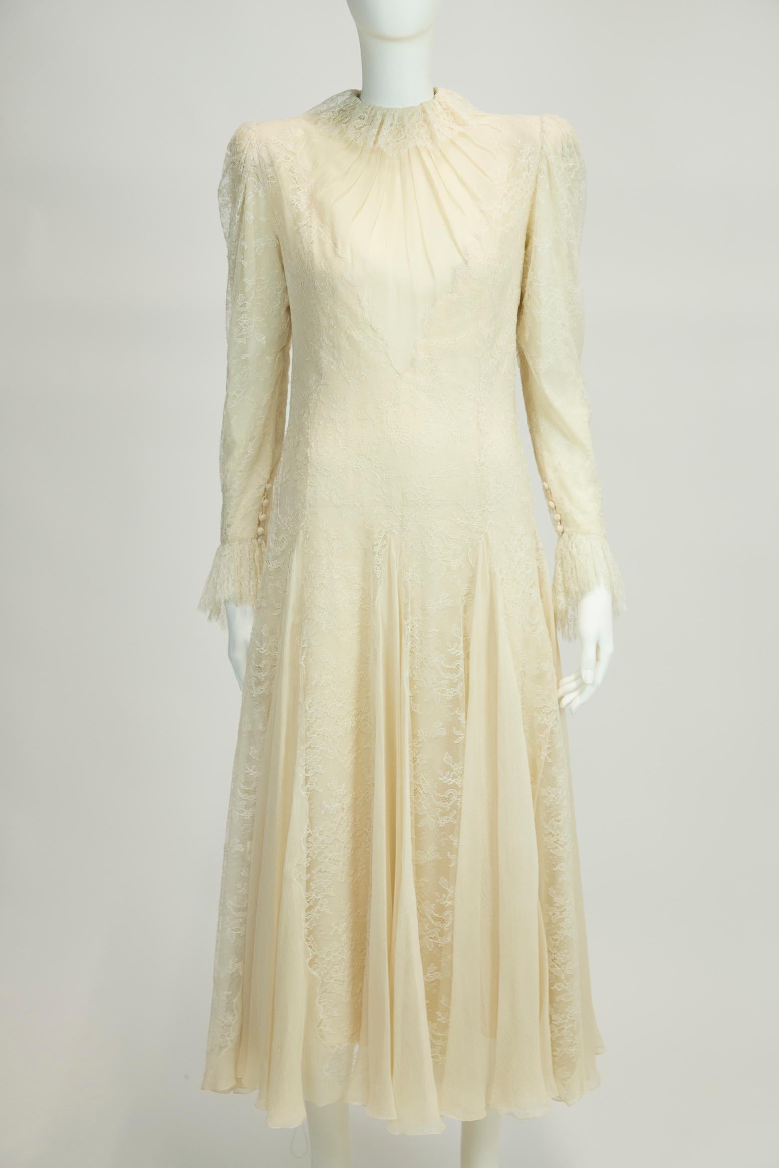 Beige Exquisite Jean Louis Scherrer Couture Silk Chiffon & Lace-Trimmed Dress For Sale