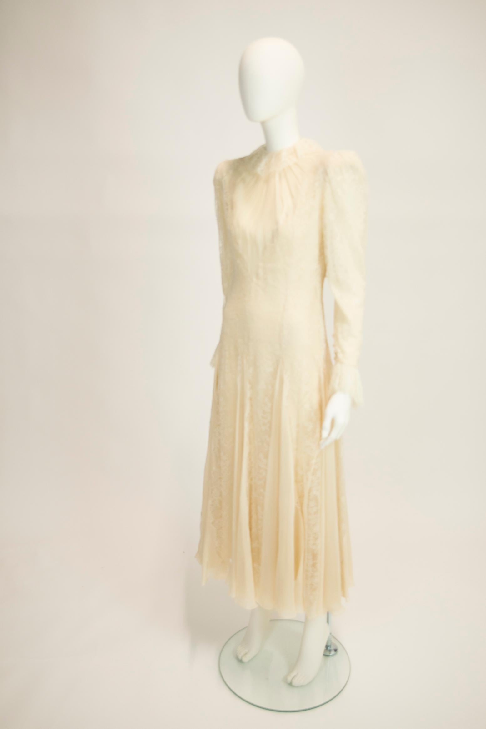 Exquisite Jean Louis Scherrer Couture Silk Chiffon & Lace-Trimmed Dress For Sale 1