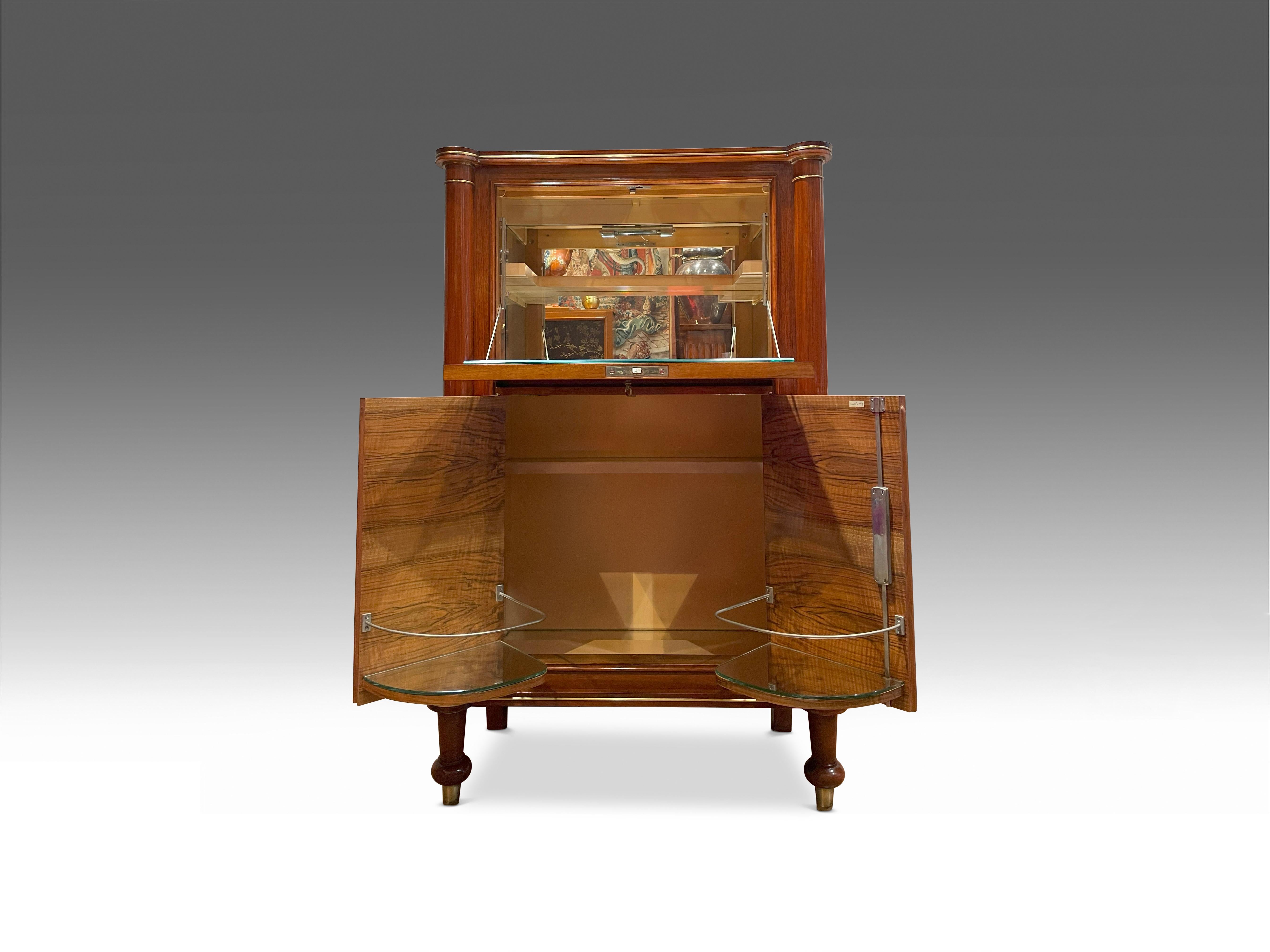 Français Exquisité Jules Leleu Late Art Deco Mid-century Dry Bar with Marquetry Detail. en vente