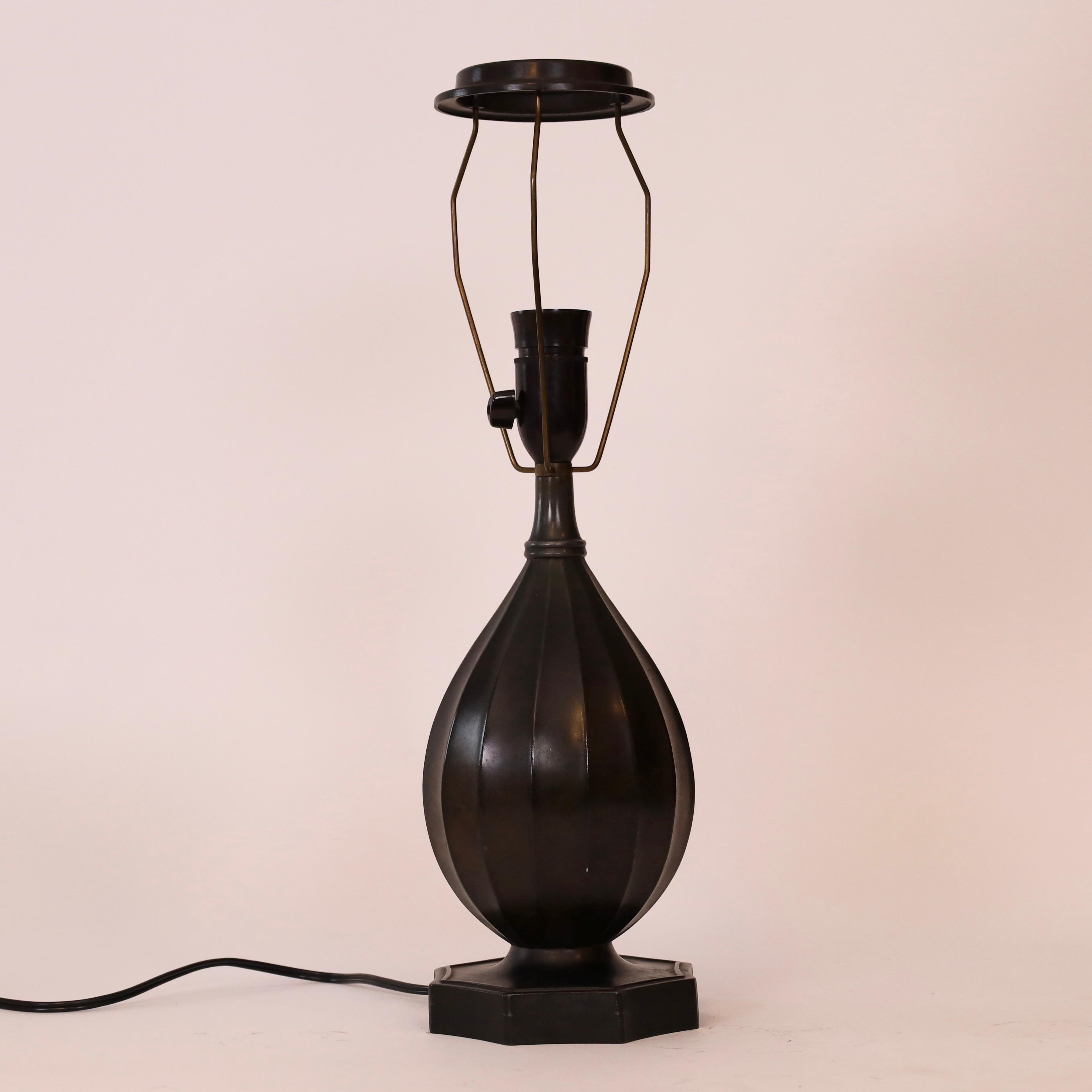 Exquise lampe de table Just Andersen, années 1930, Danemark en vente 3