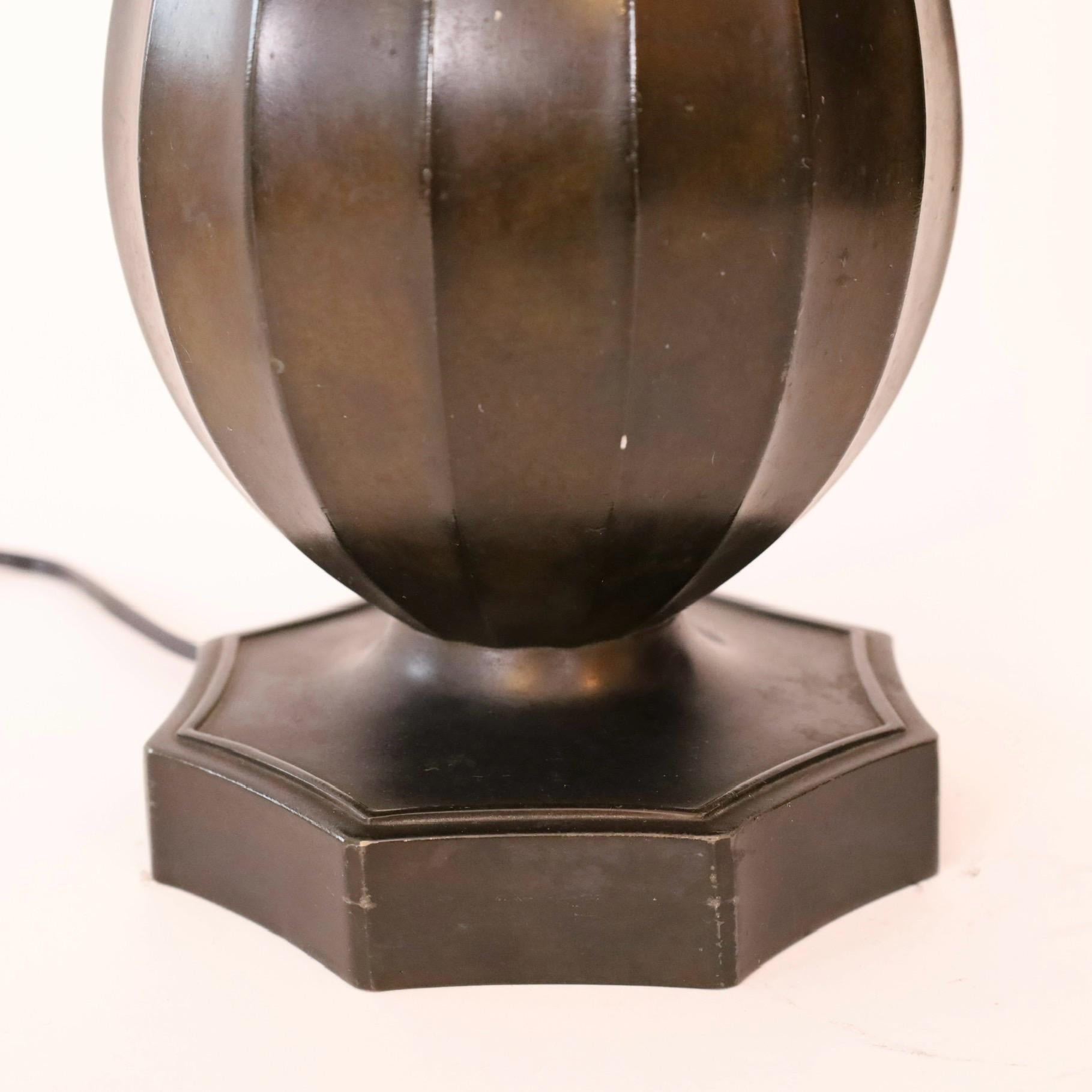 Exquise lampe de table Just Andersen, années 1930, Danemark en vente 6