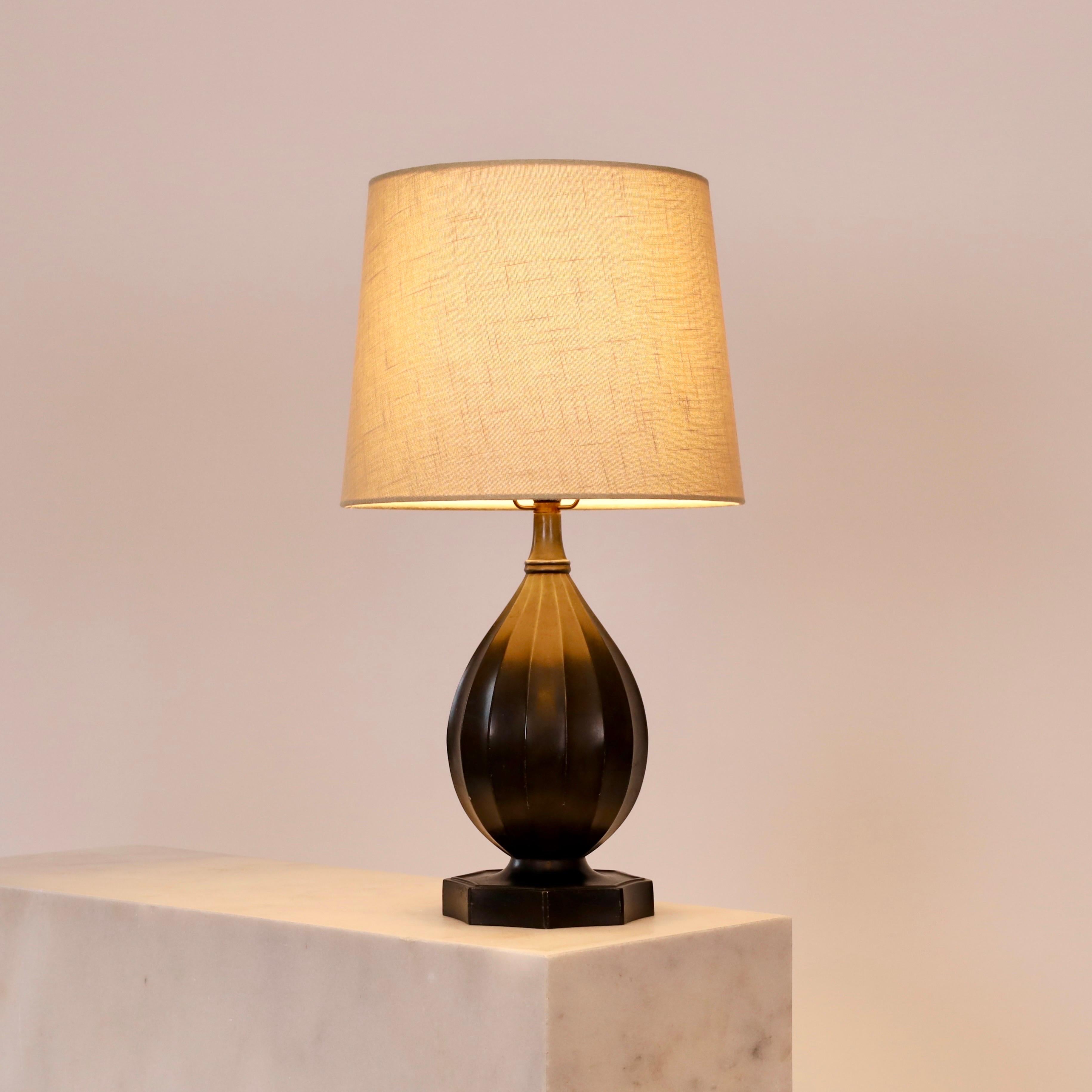 Exquisite Just Andersen Table Lamp, 1930s, Denmark In Good Condition For Sale In Værløse, DK