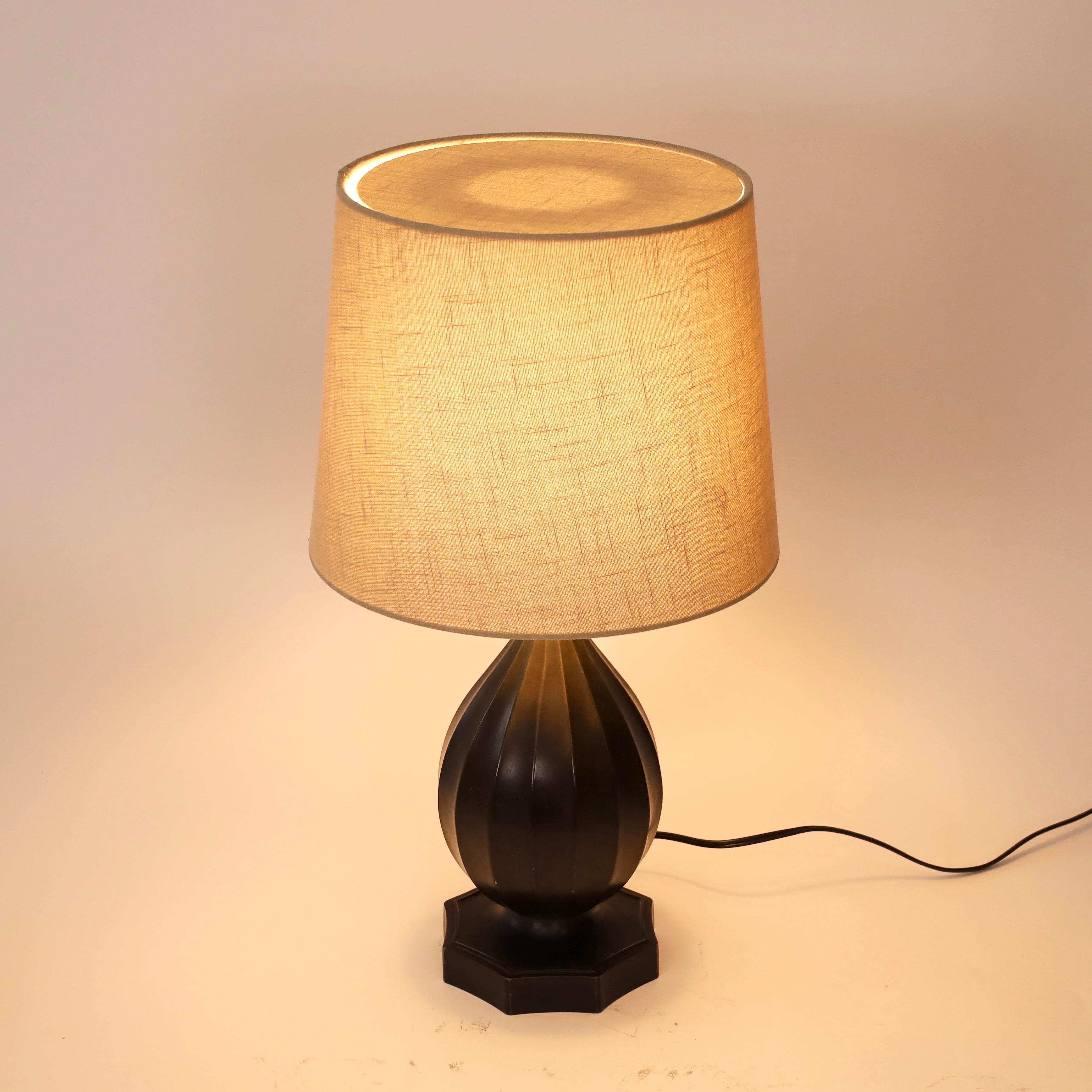 Exquise lampe de table Just Andersen, années 1930, Danemark en vente 2