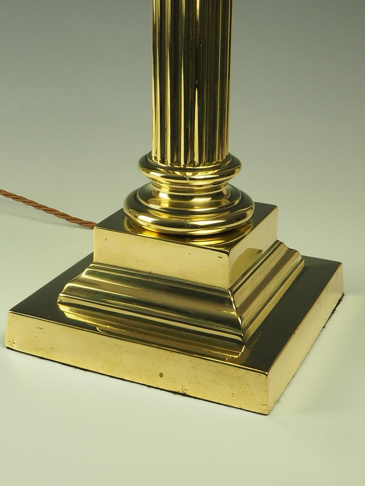 Exquisite Large Brass Corinthian Antique Table Lamp For Sale 10