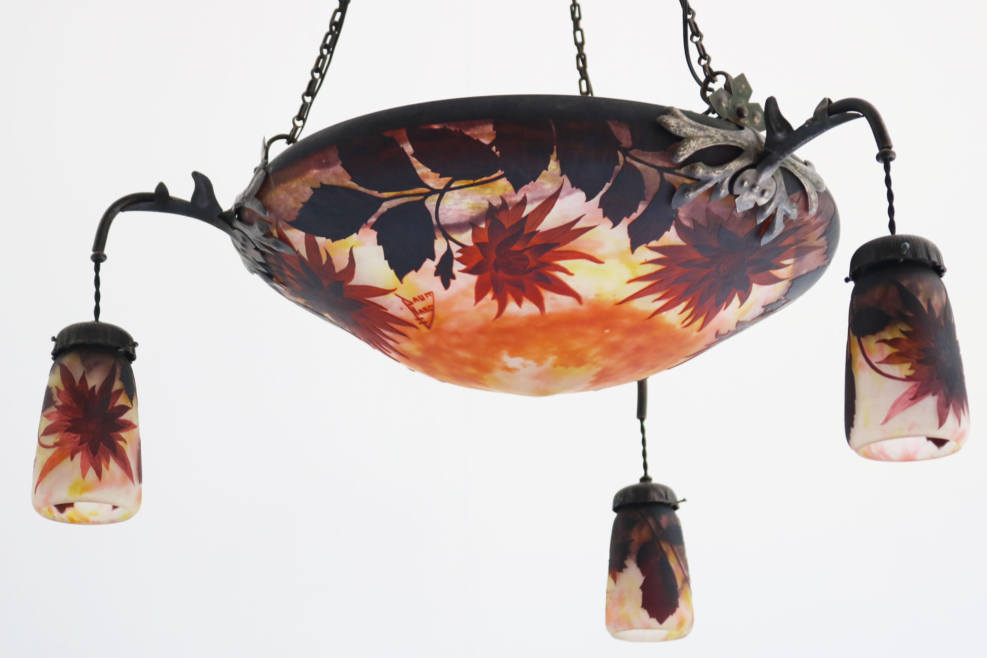Exquisite large Daum Nancy & Louis Majorelle chandelier model “Dahlia” 1905 For Sale 2