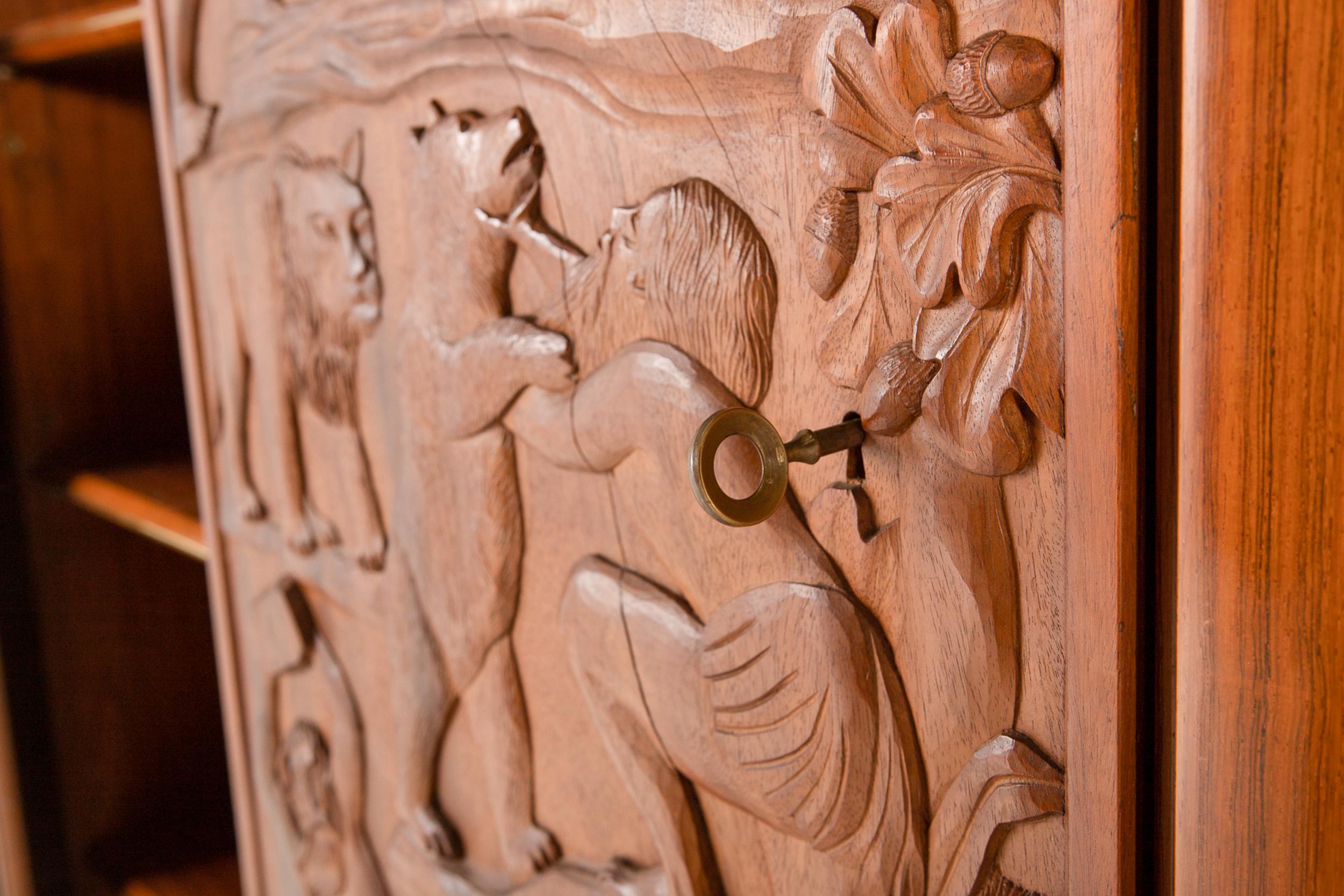Exquisite Large Italian Carved Walnut and Rosewood Display Cabinet For Sale 3