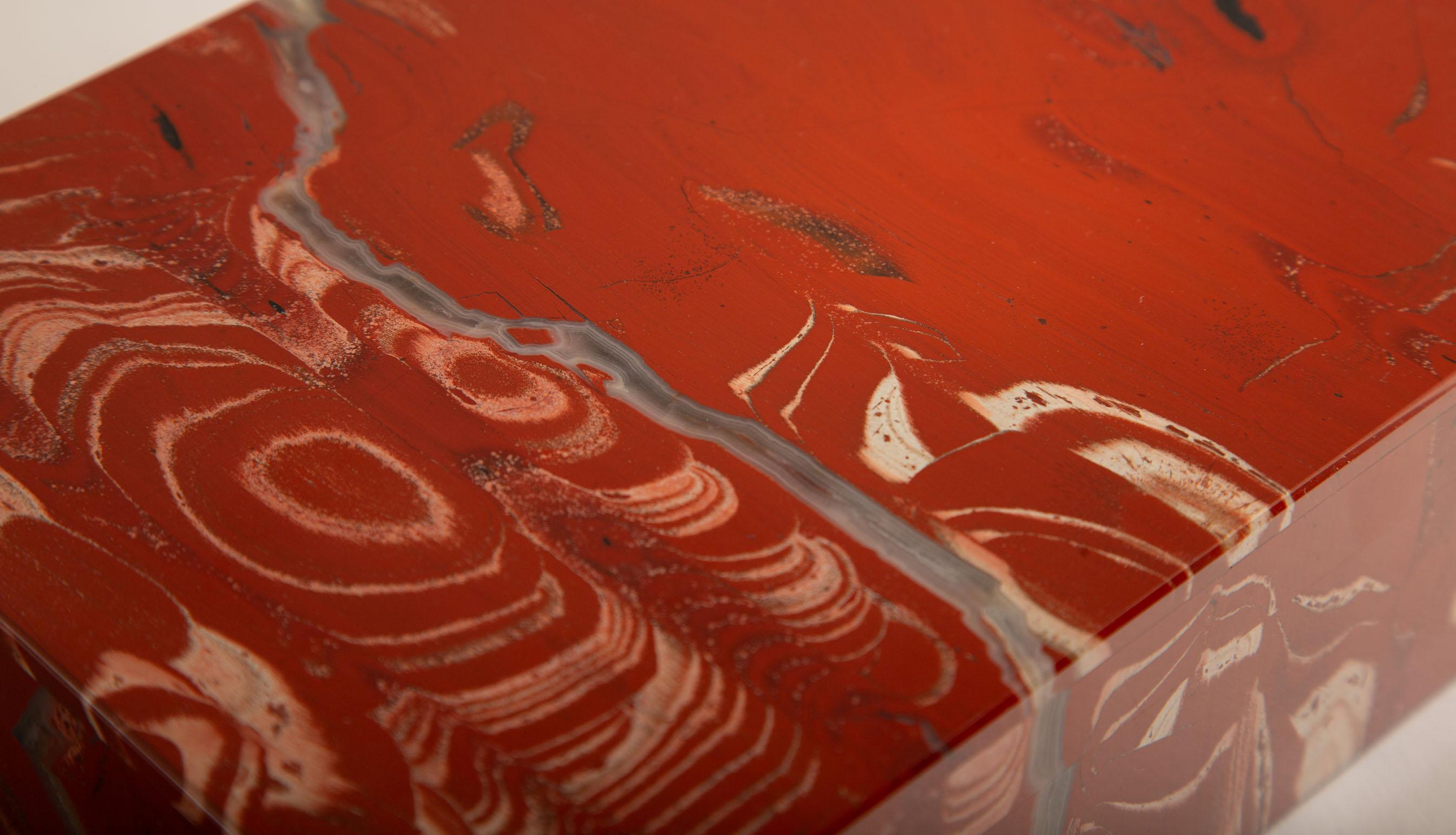 Lucidato Squisita scatola decorativa in diaspro rosso di grandi dimensioni, realizzata in India in vendita